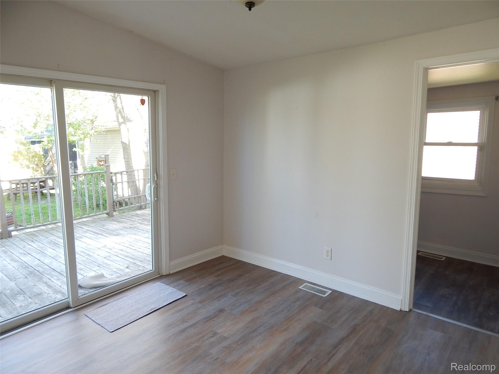 2711 Cherry Street Property Photo 9