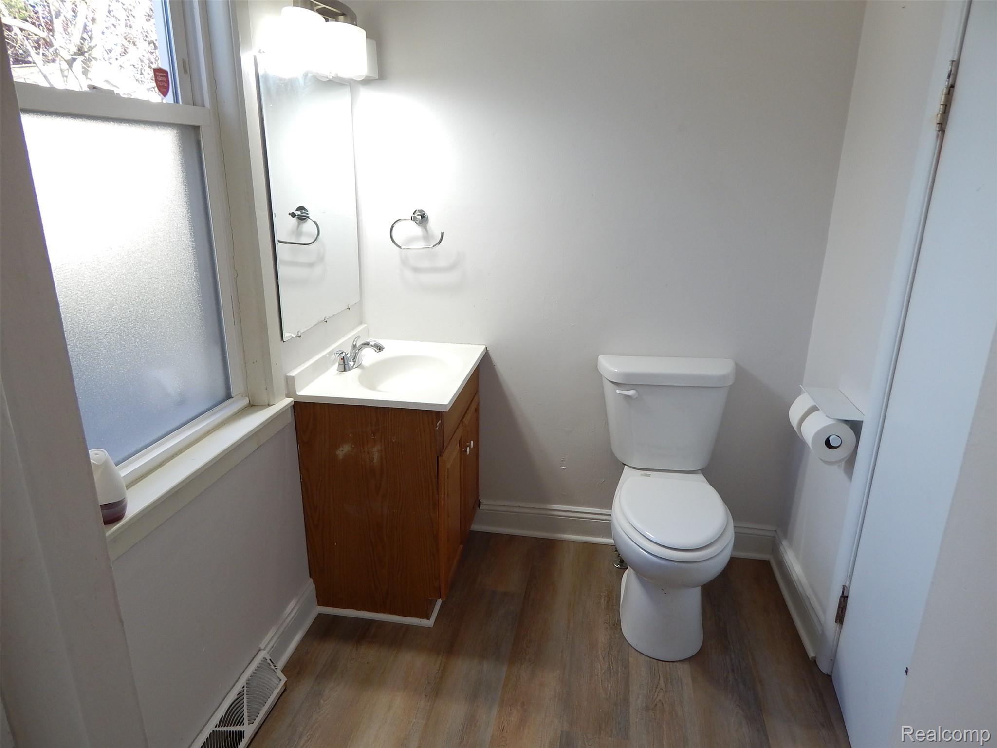 2711 Cherry Street Property Photo 14