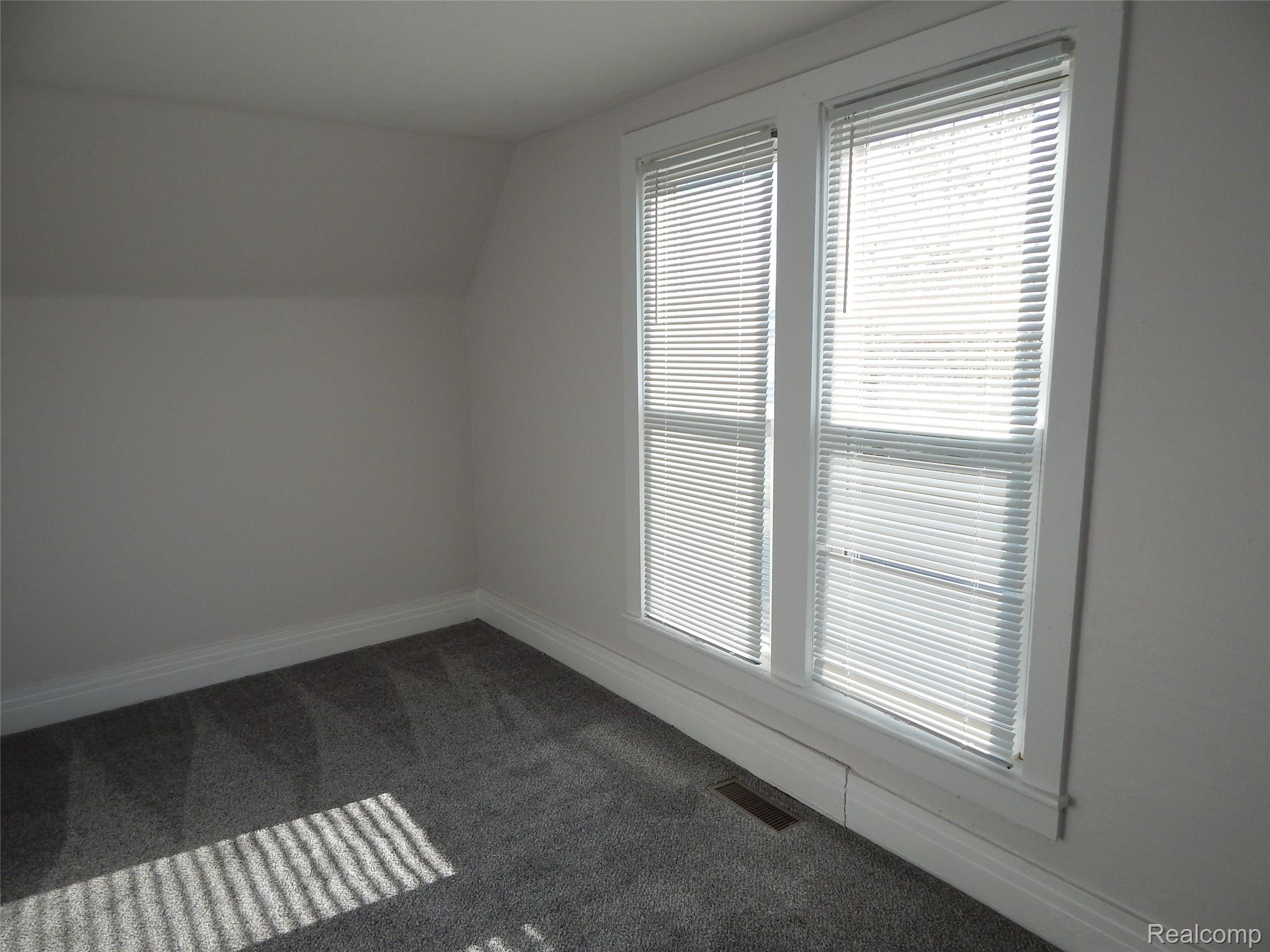 2711 Cherry Street Property Photo 19