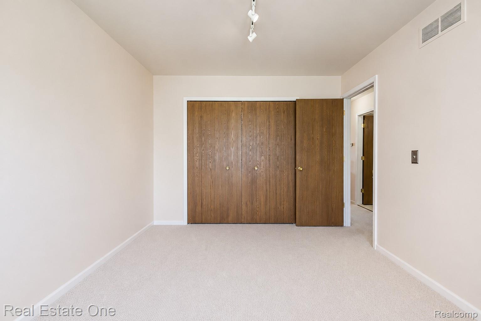 61962 Yorktown Drive 2 Property Photo 15