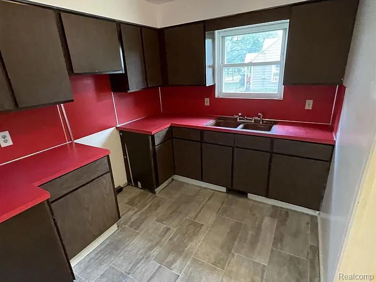 2429 Pennsylvania Avenue Property Photo 6