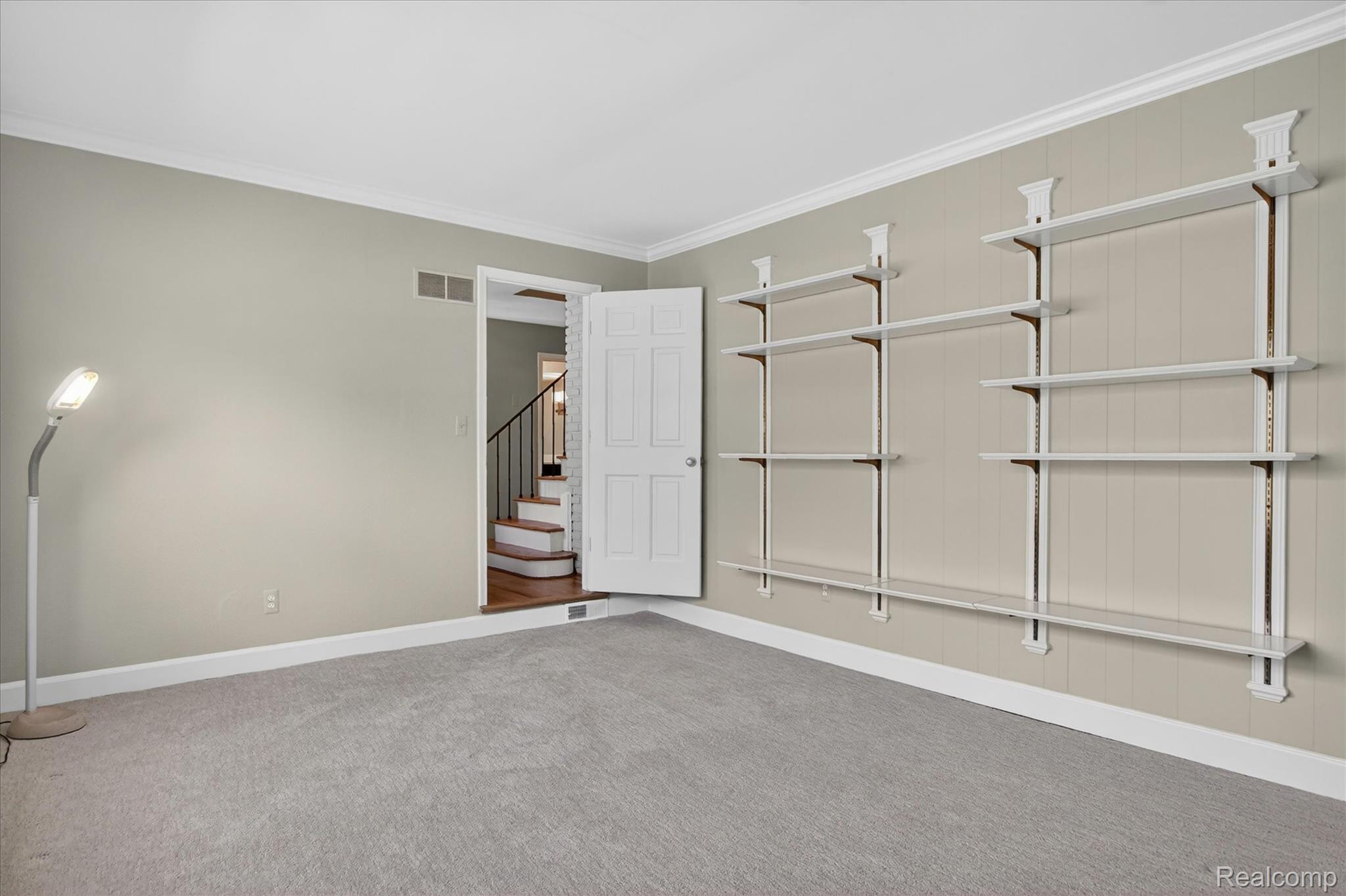 5447 Lahser Road Property Photo 4