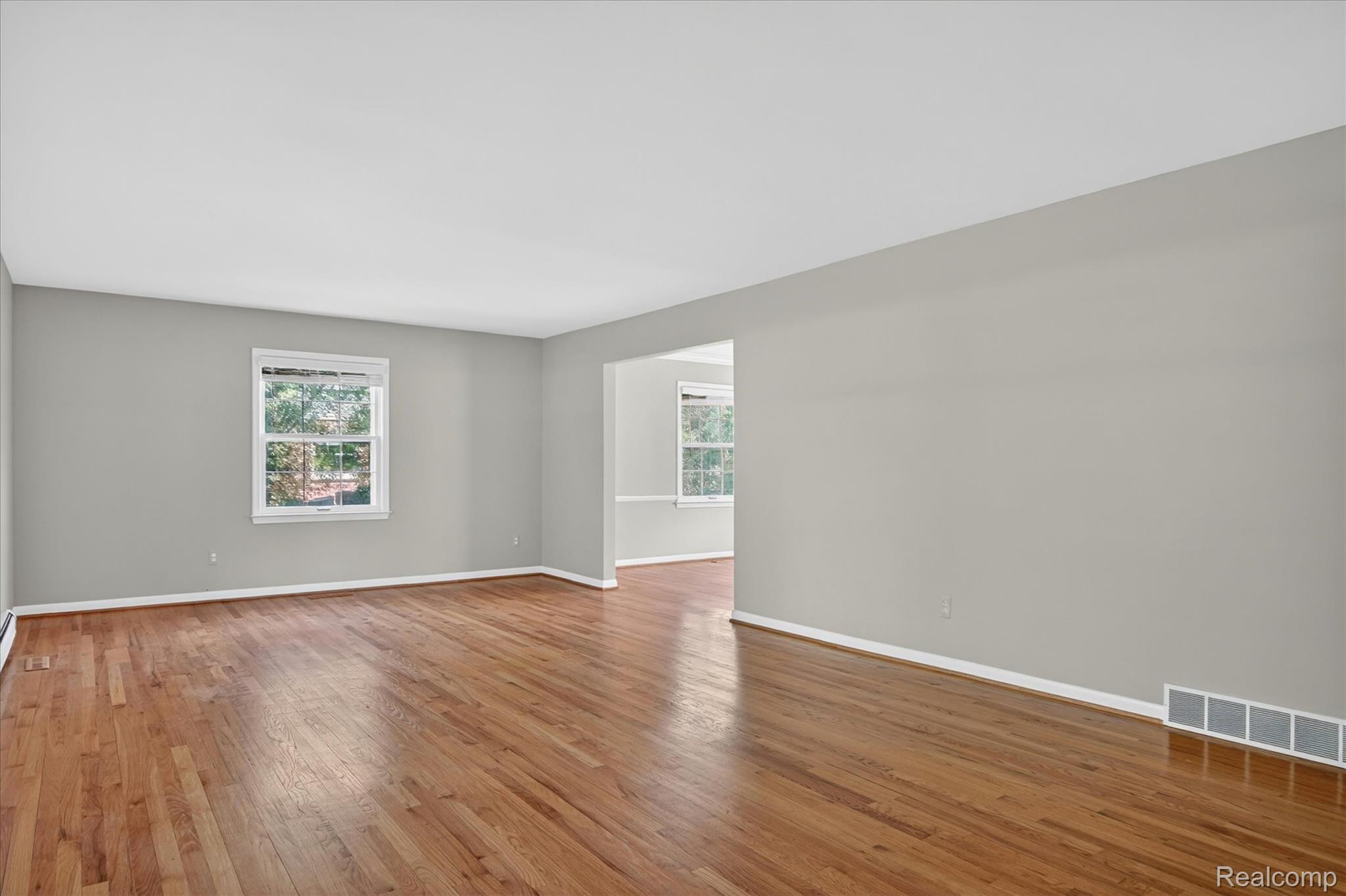 5447 Lahser Road Property Photo 5