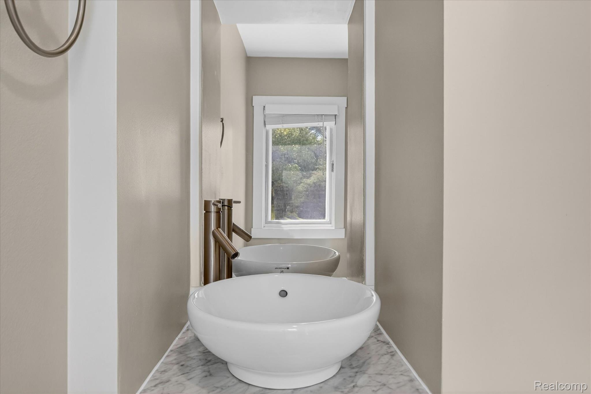 5447 Lahser Road Property Photo 21