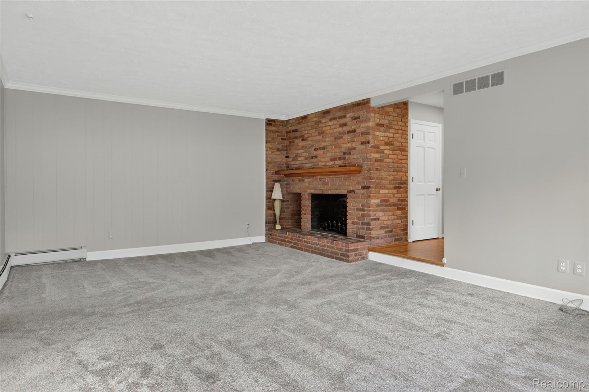 5447 Lahser Road Property Photo 22