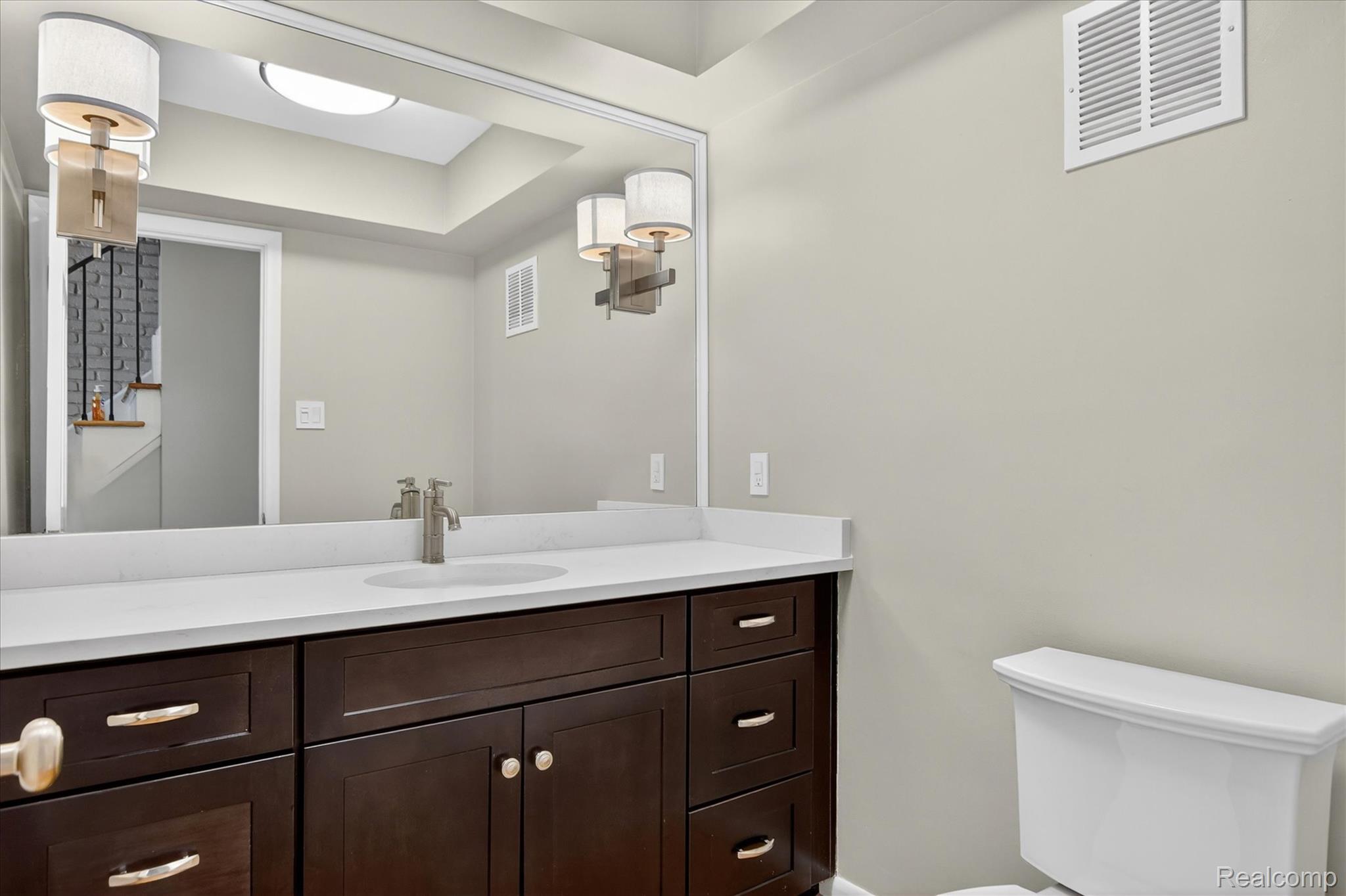 5447 Lahser Road Property Photo 24