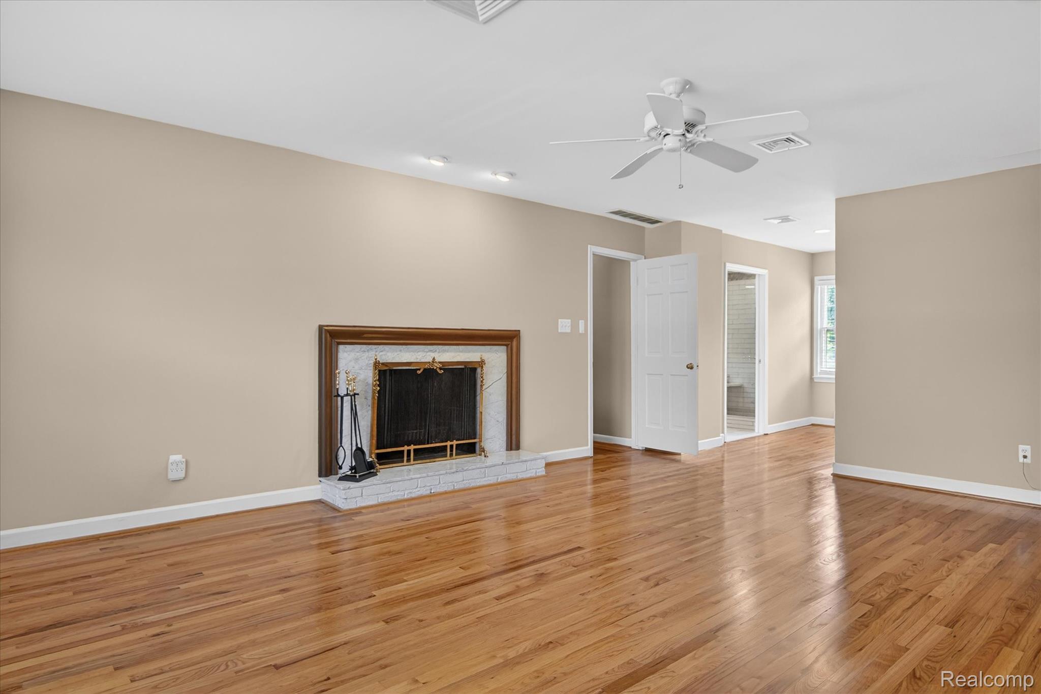 5447 Lahser Road Property Photo 26