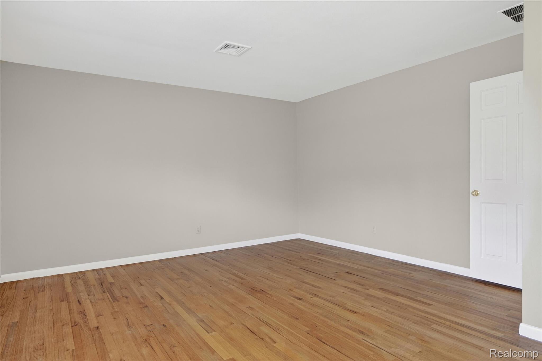 5447 Lahser Road Property Photo 31
