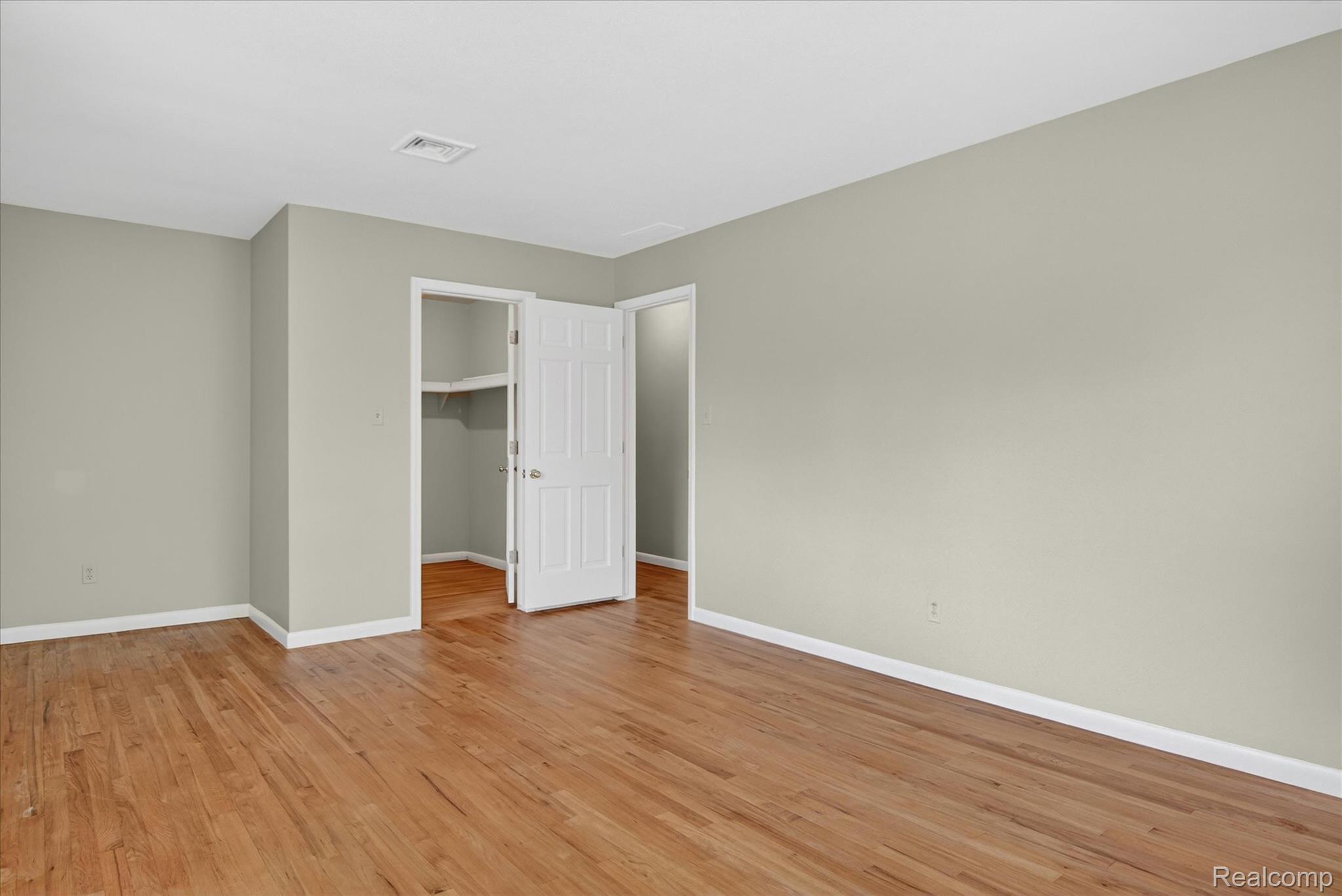 5447 Lahser Road Property Photo 36