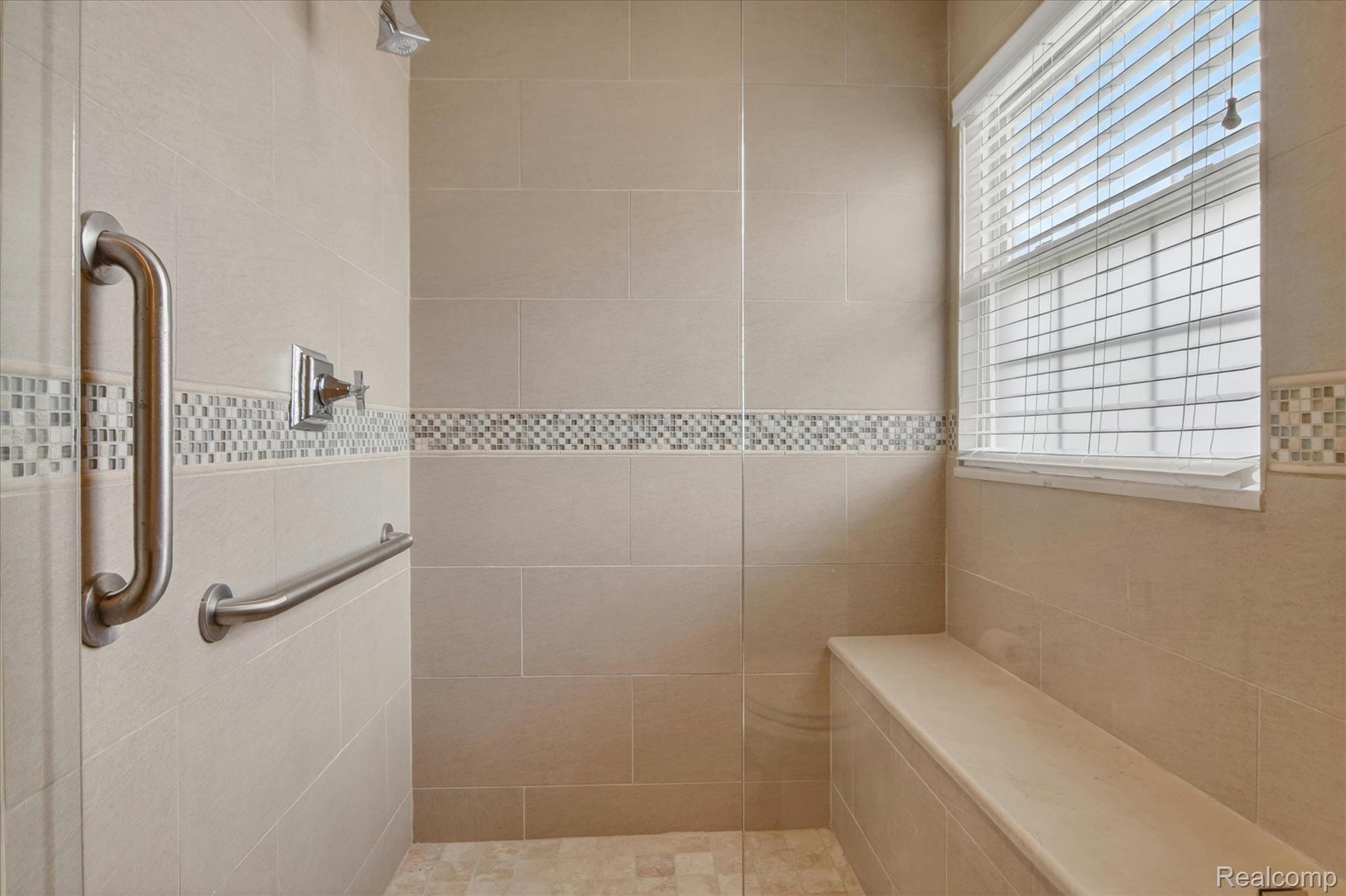 5447 Lahser Road Property Photo 38