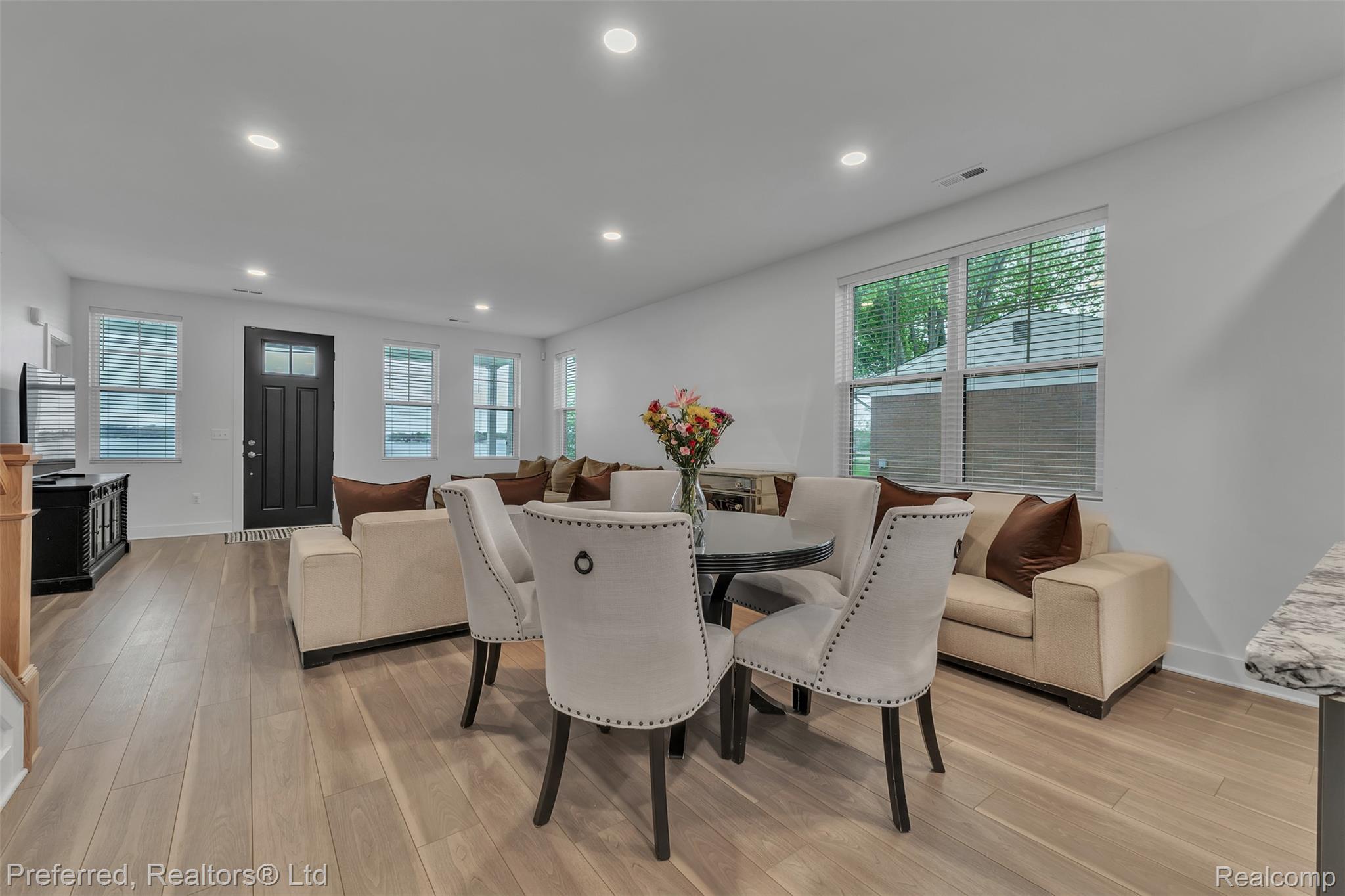 5264 Cooley Lake Road Property Photo 12
