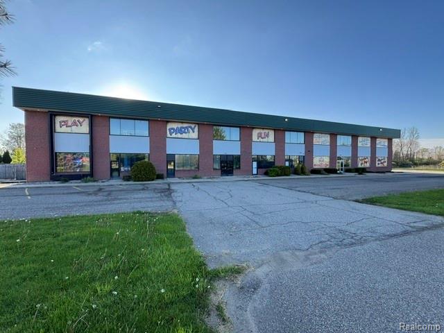 1800 N Burkhart Road Property Photo 1