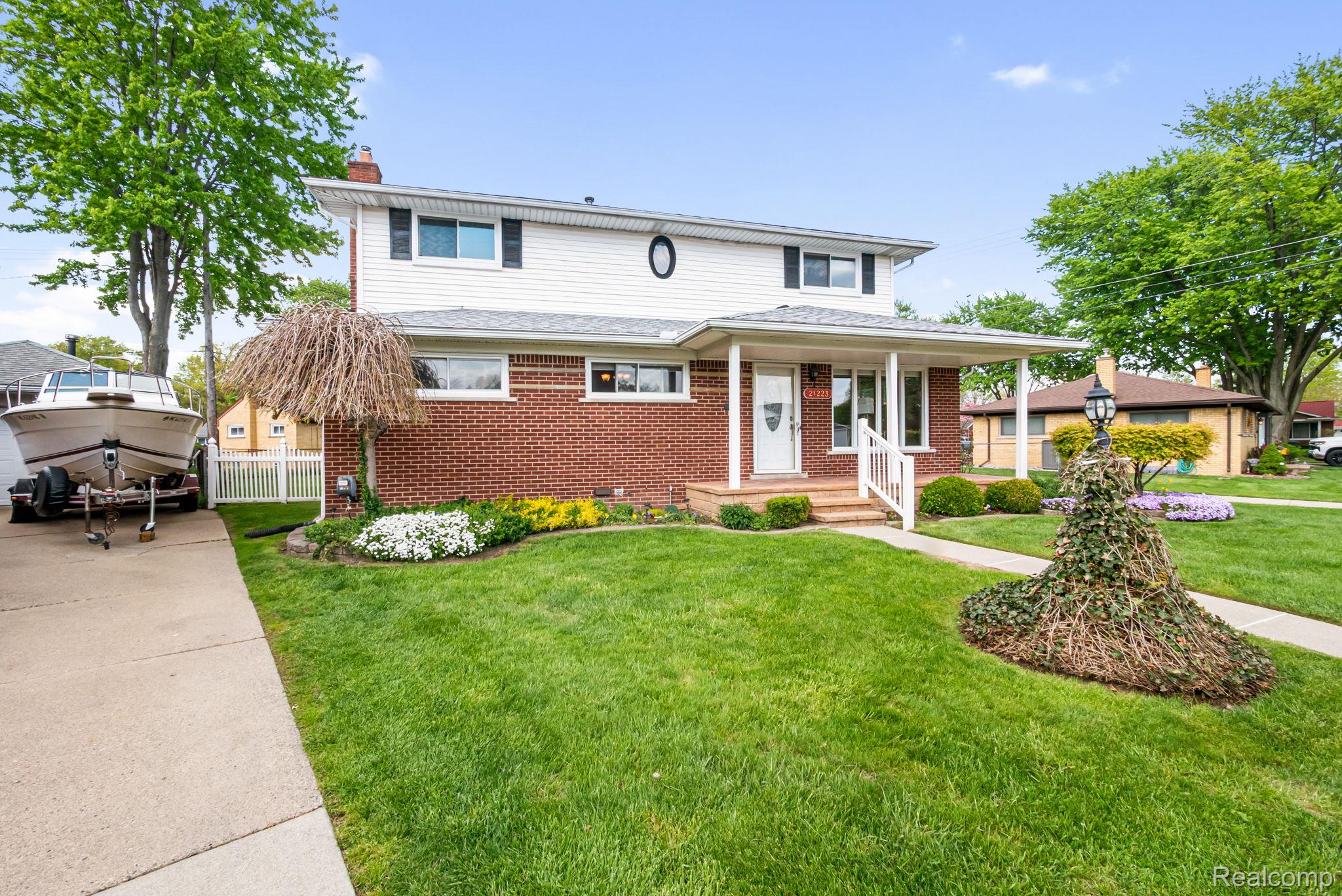 21223 Briar Court