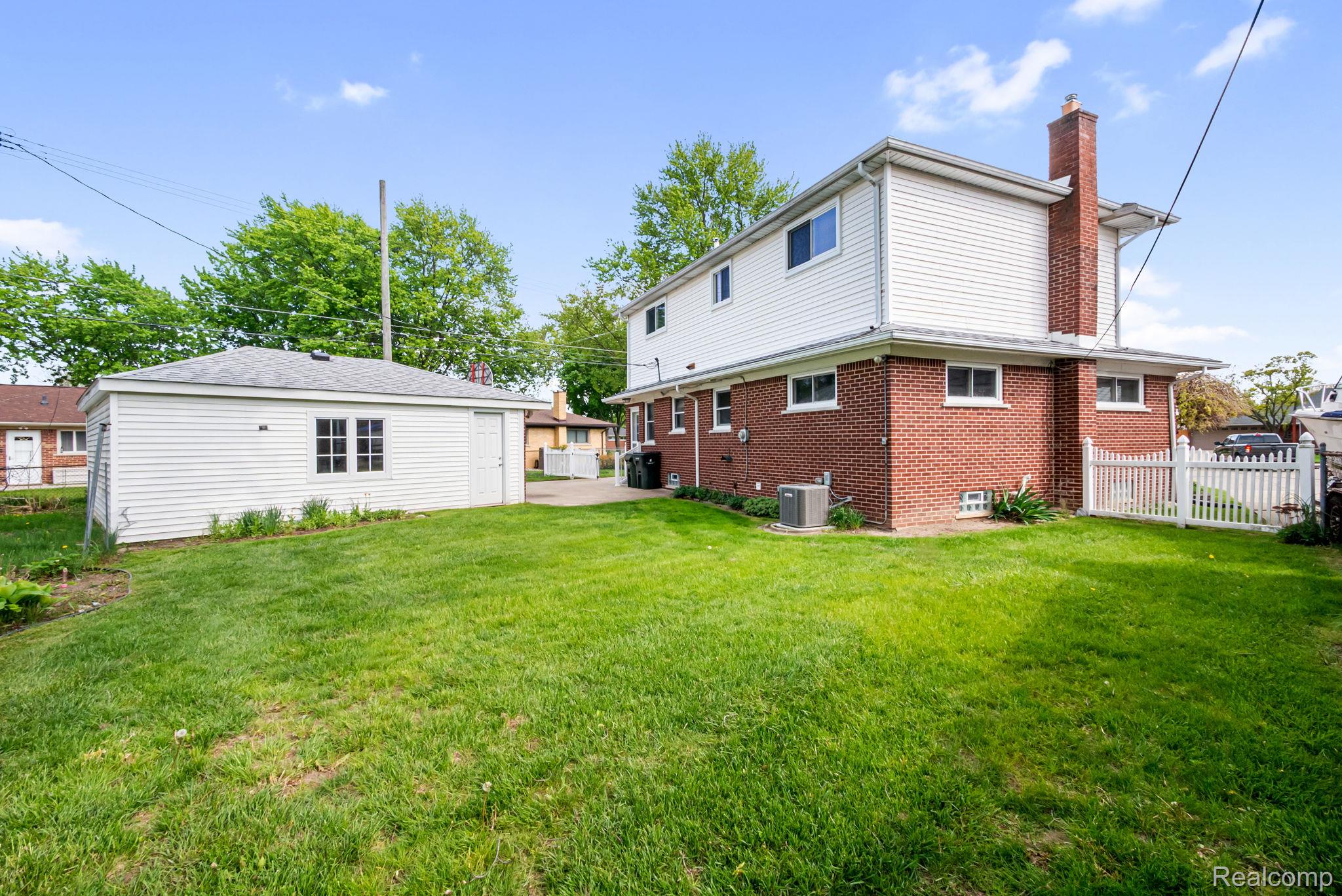 21223 Briar Court Property Photo 8