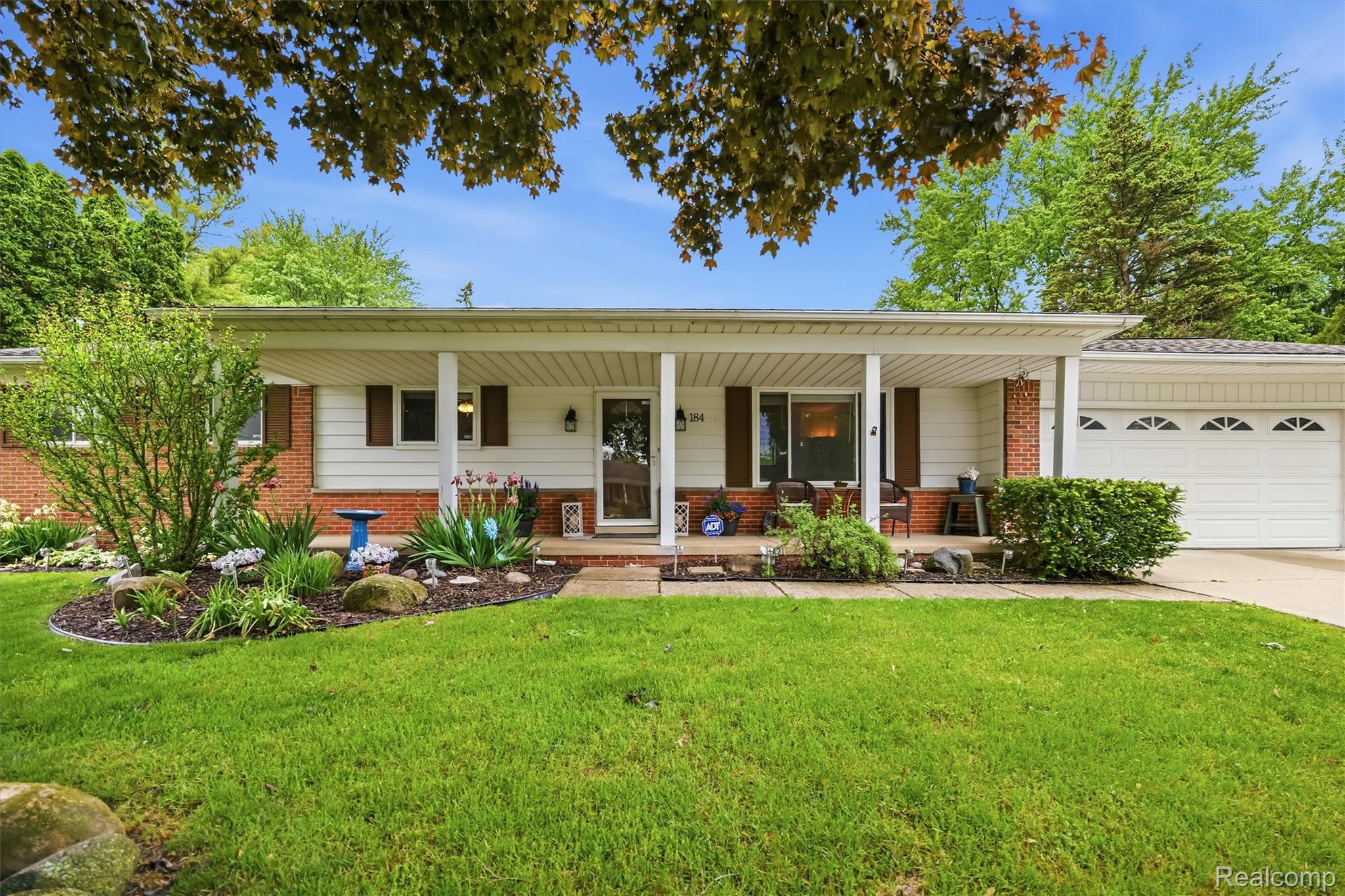 184 Carter Drive Property Photo 2