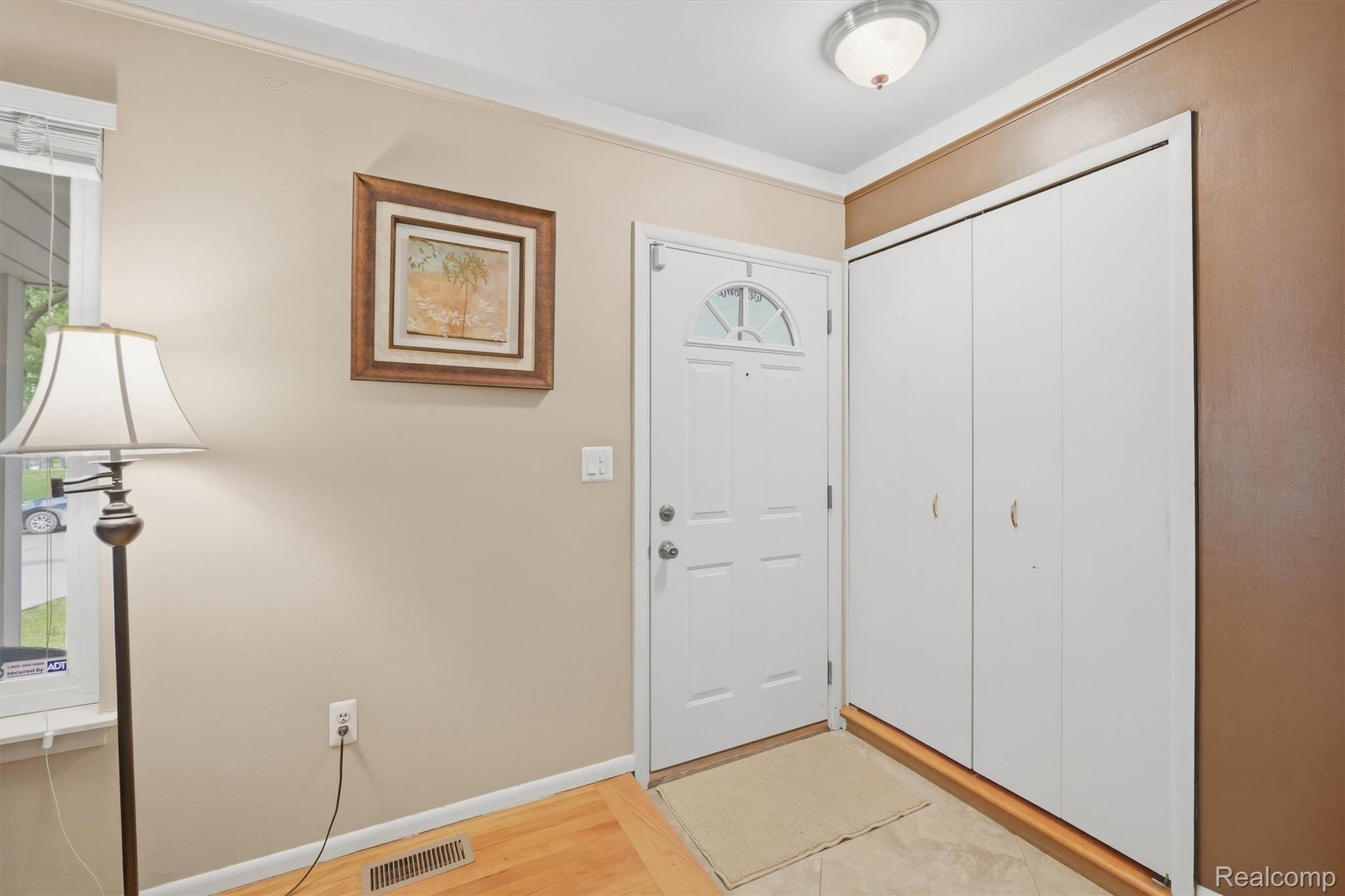 184 Carter Drive Property Photo 5