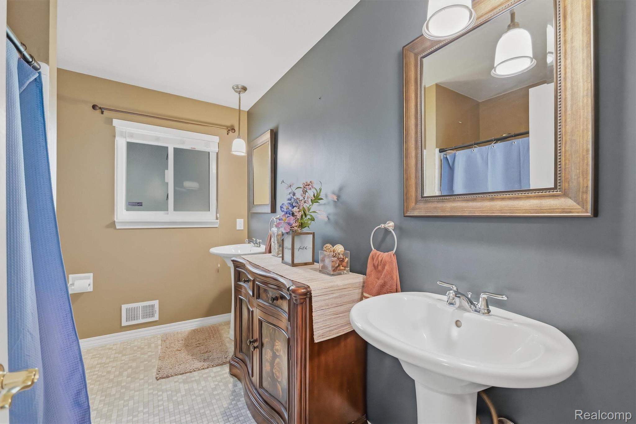 184 Carter Drive Property Photo 27