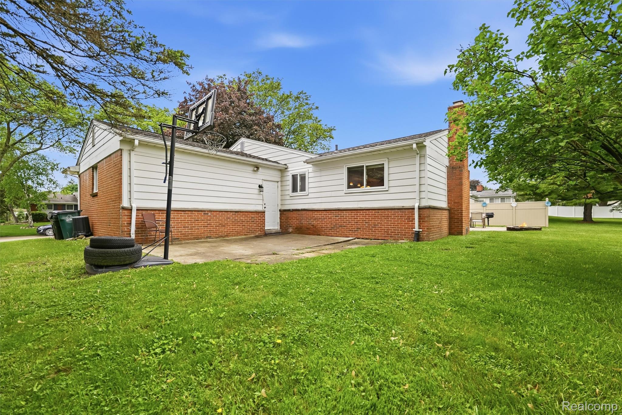 184 Carter Drive Property Photo 39