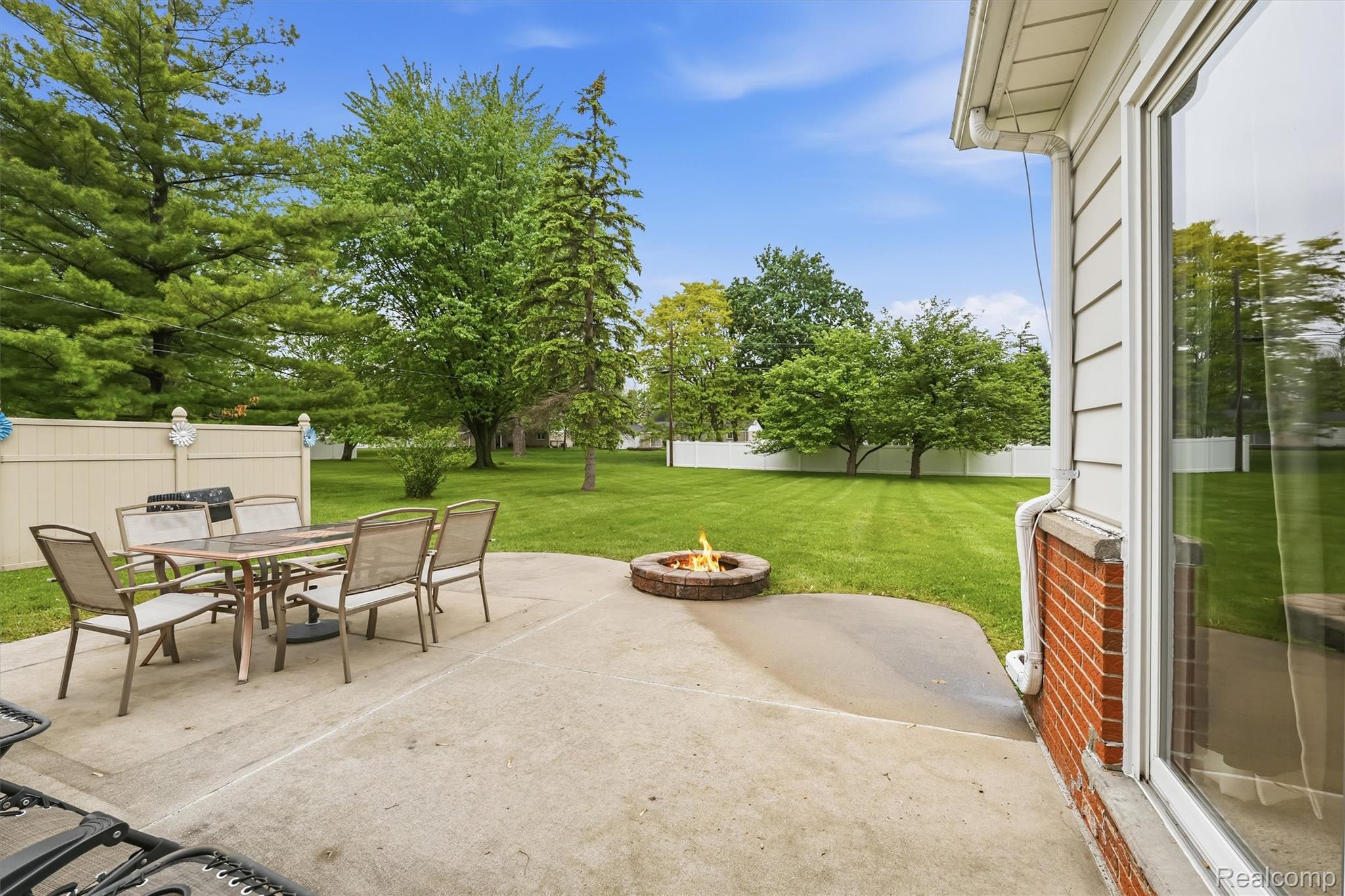 184 Carter Drive Property Photo 45