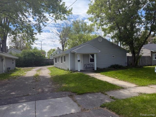 935 Ingleside Avenue Property Photo 1