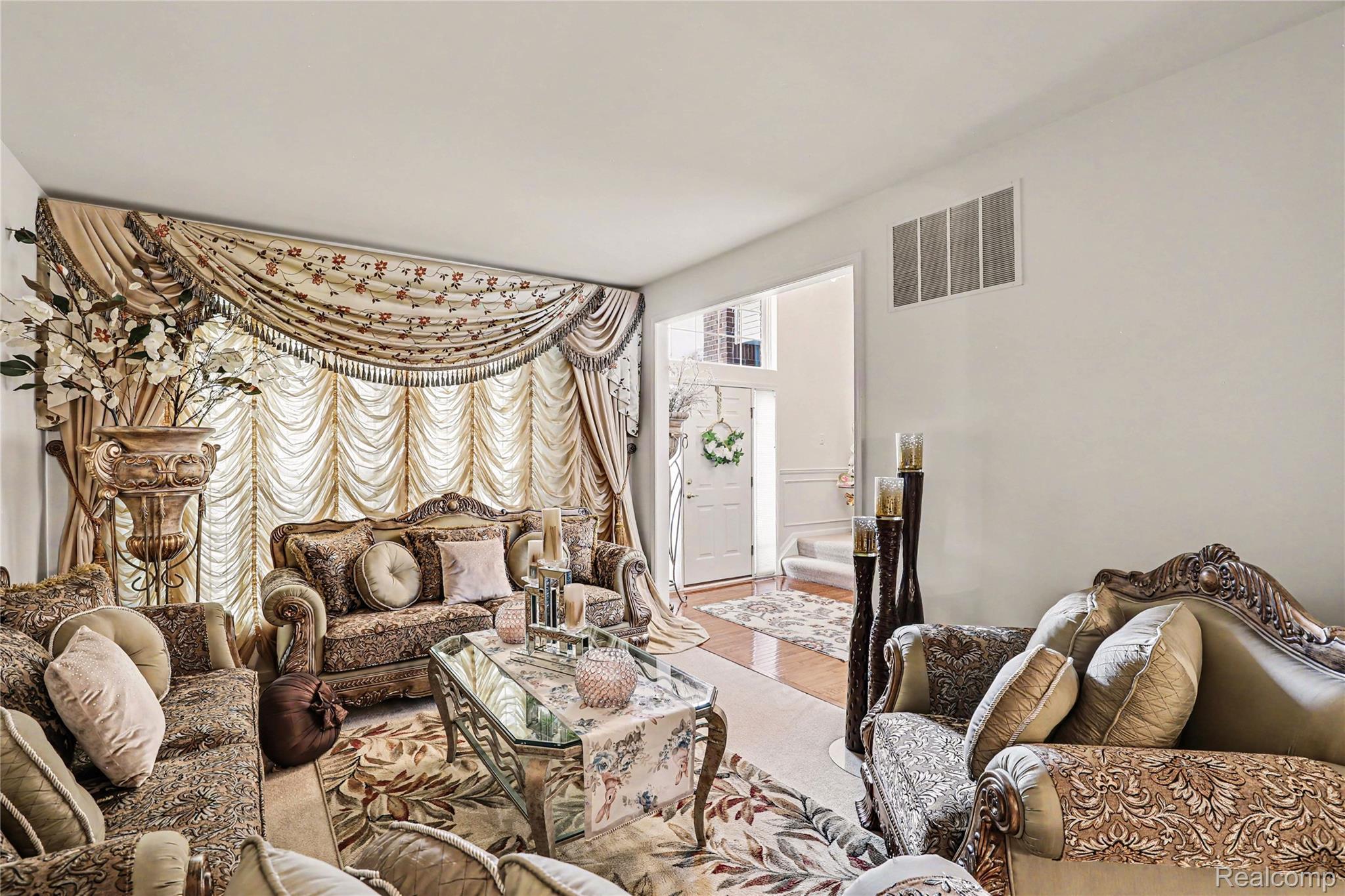 7316 N Central Park Property Photo 7