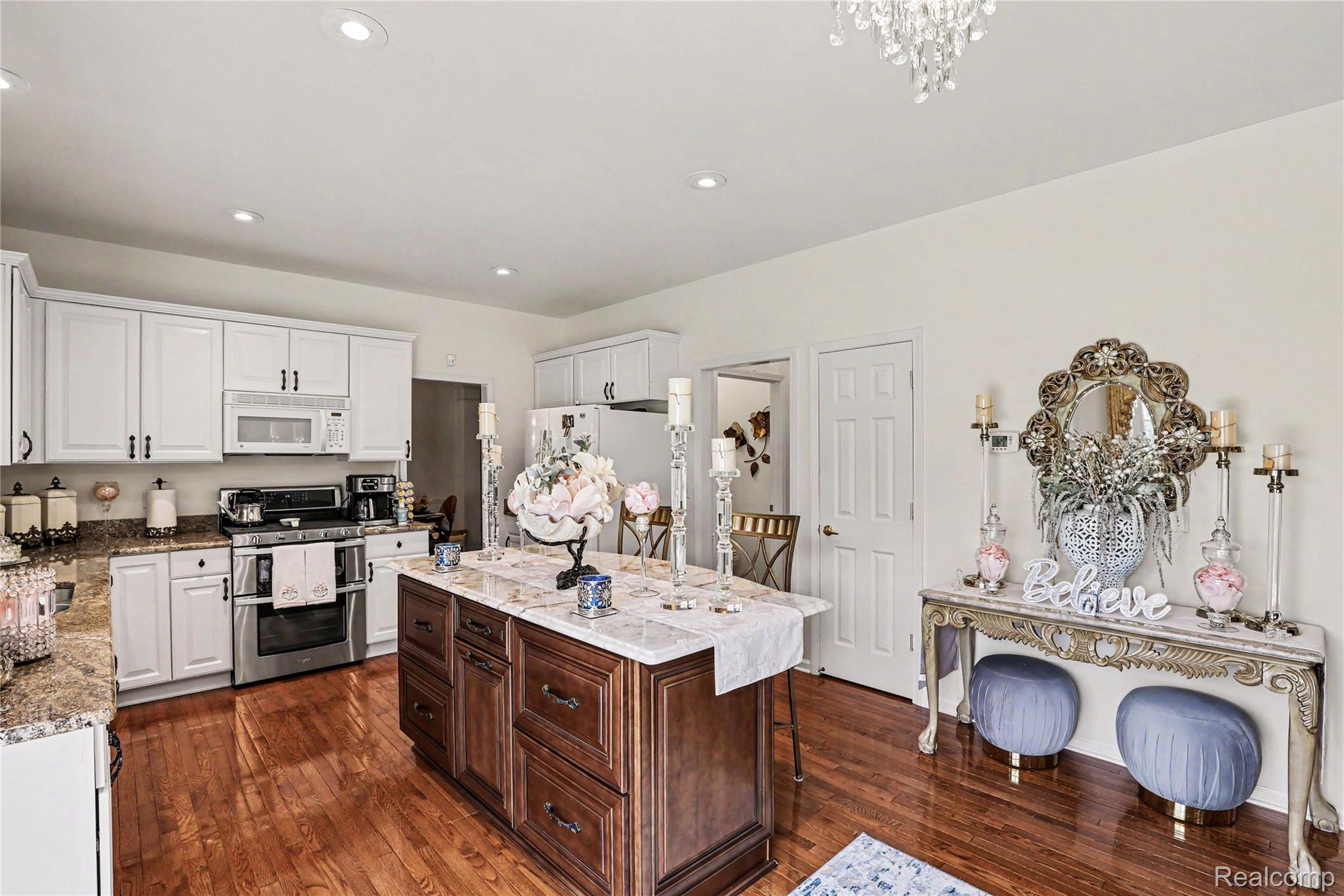 7316 N Central Park Property Photo 16