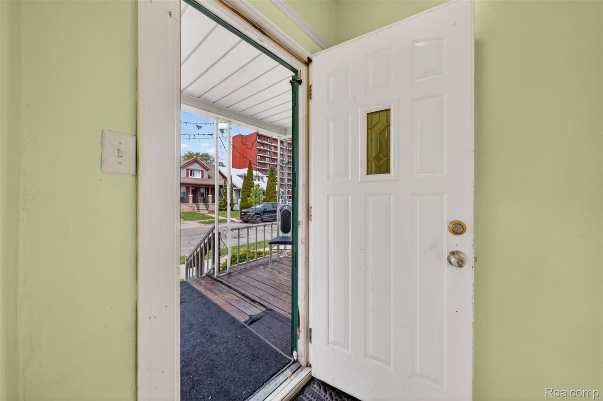 5424 Bingham St Property Photo 6