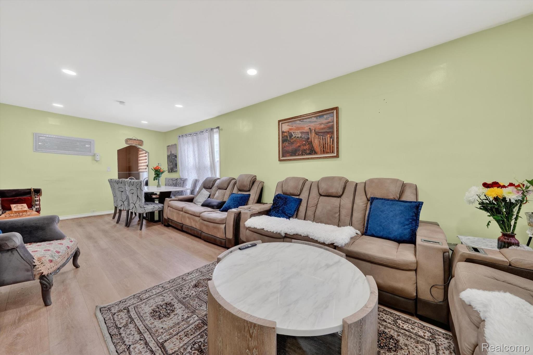 5424 Bingham St Property Photo 7