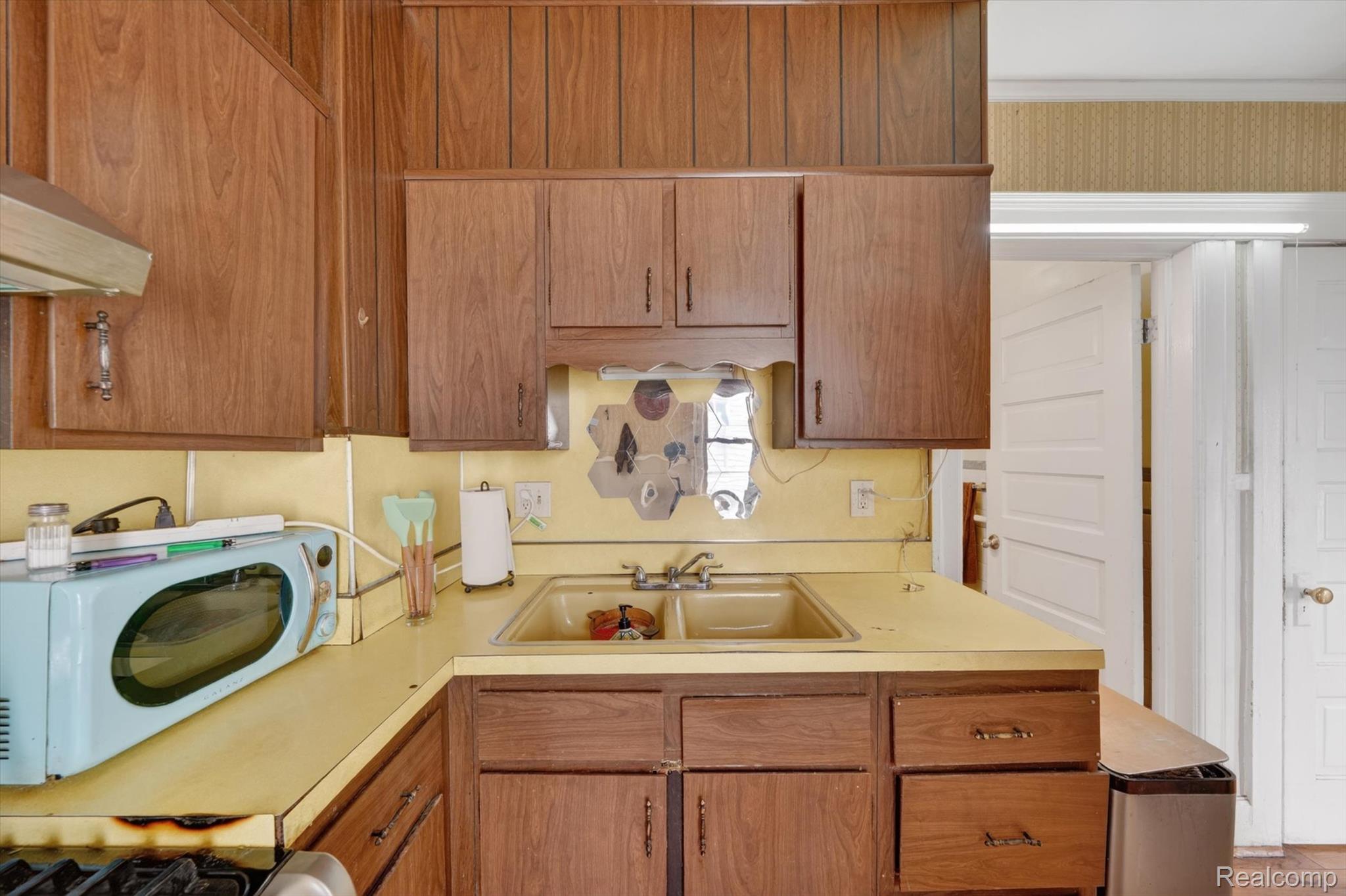 5424 Bingham St Property Photo 17