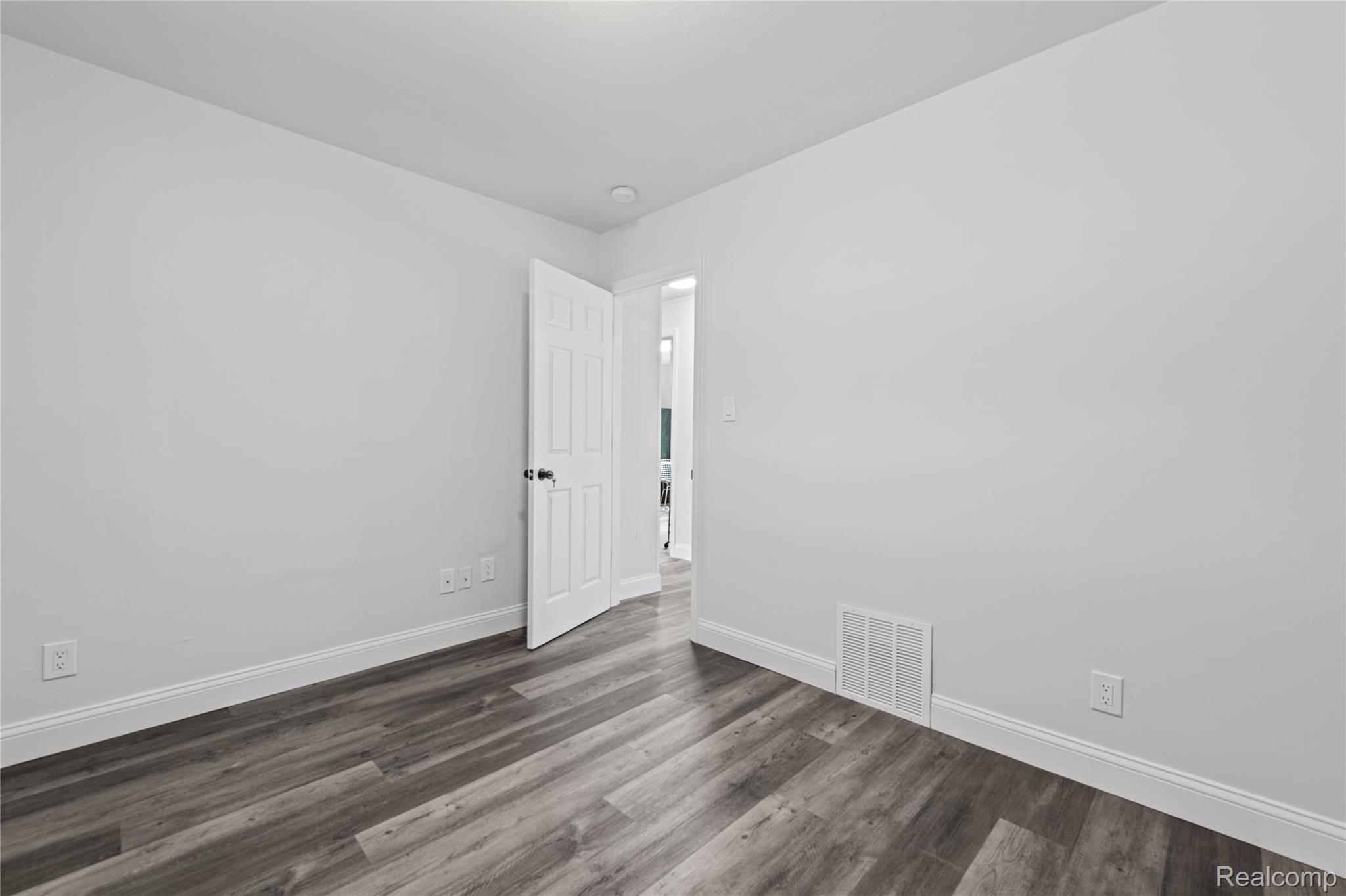8044 Pelham Road Property Photo 11