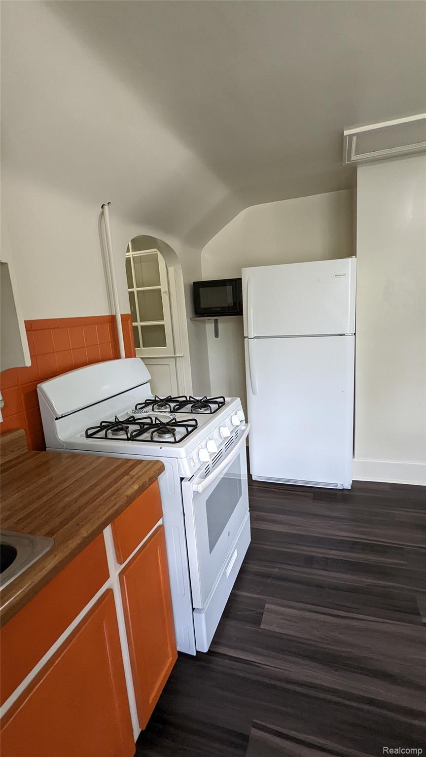 104 Grand Avenue Property Photo 10