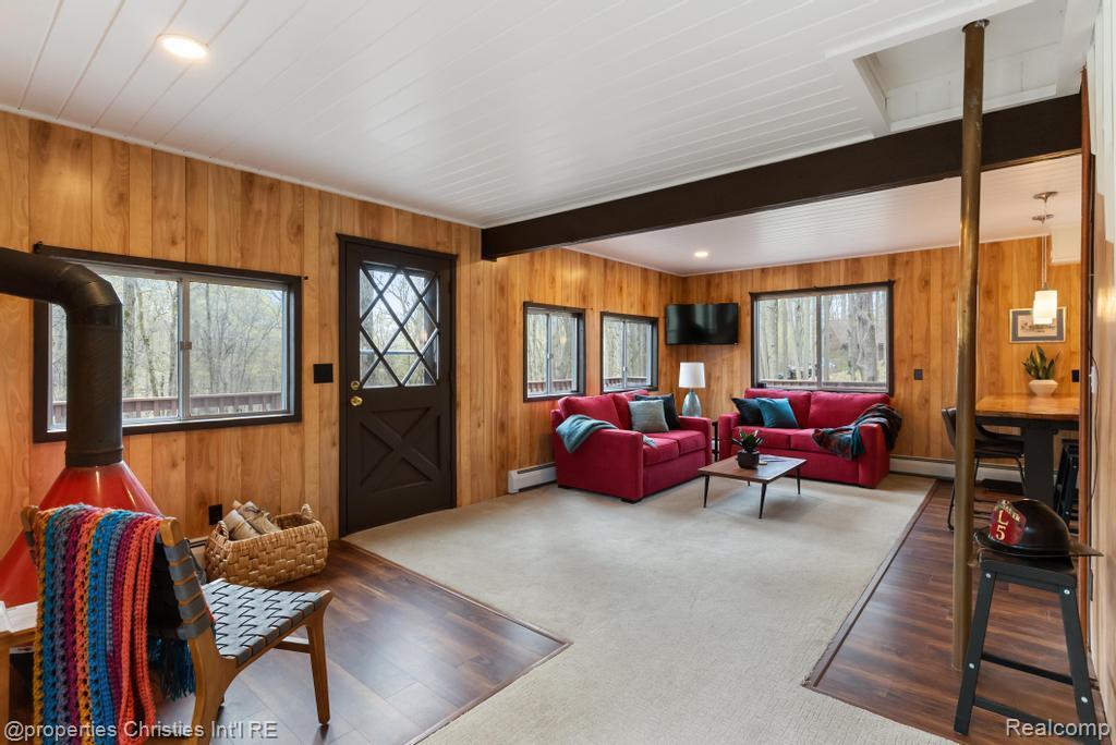 4001 Deskin Drive Property Photo 11