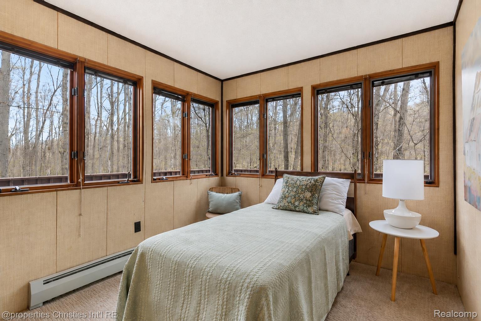 4001 Deskin Drive Property Photo 16