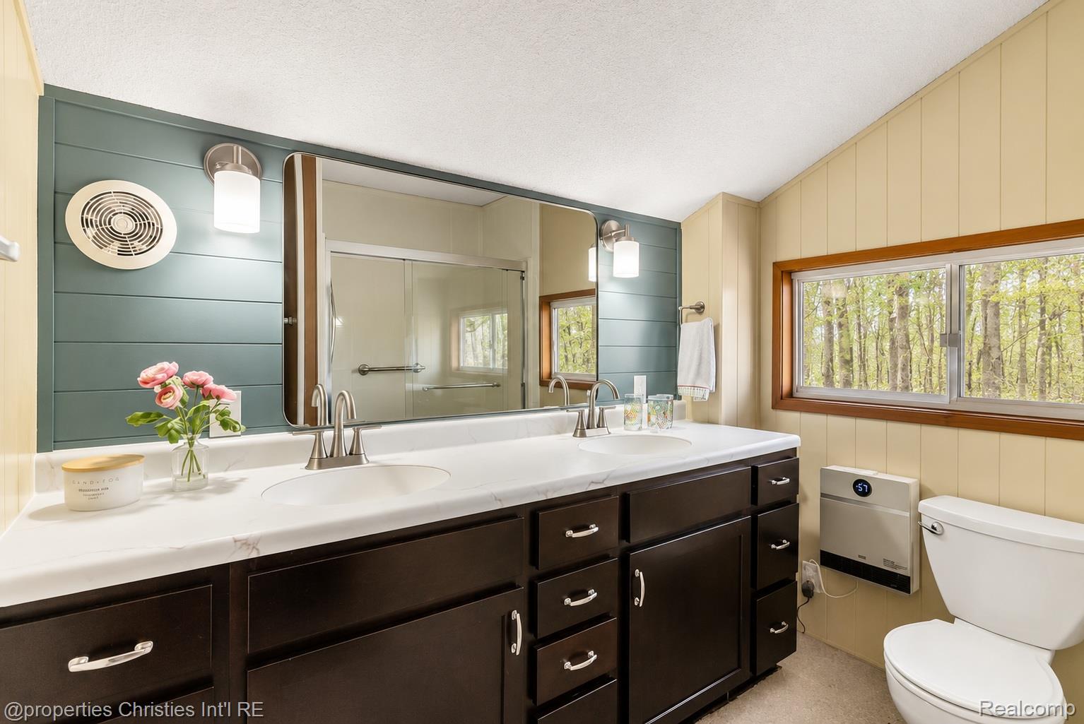 4001 Deskin Drive Property Photo 22