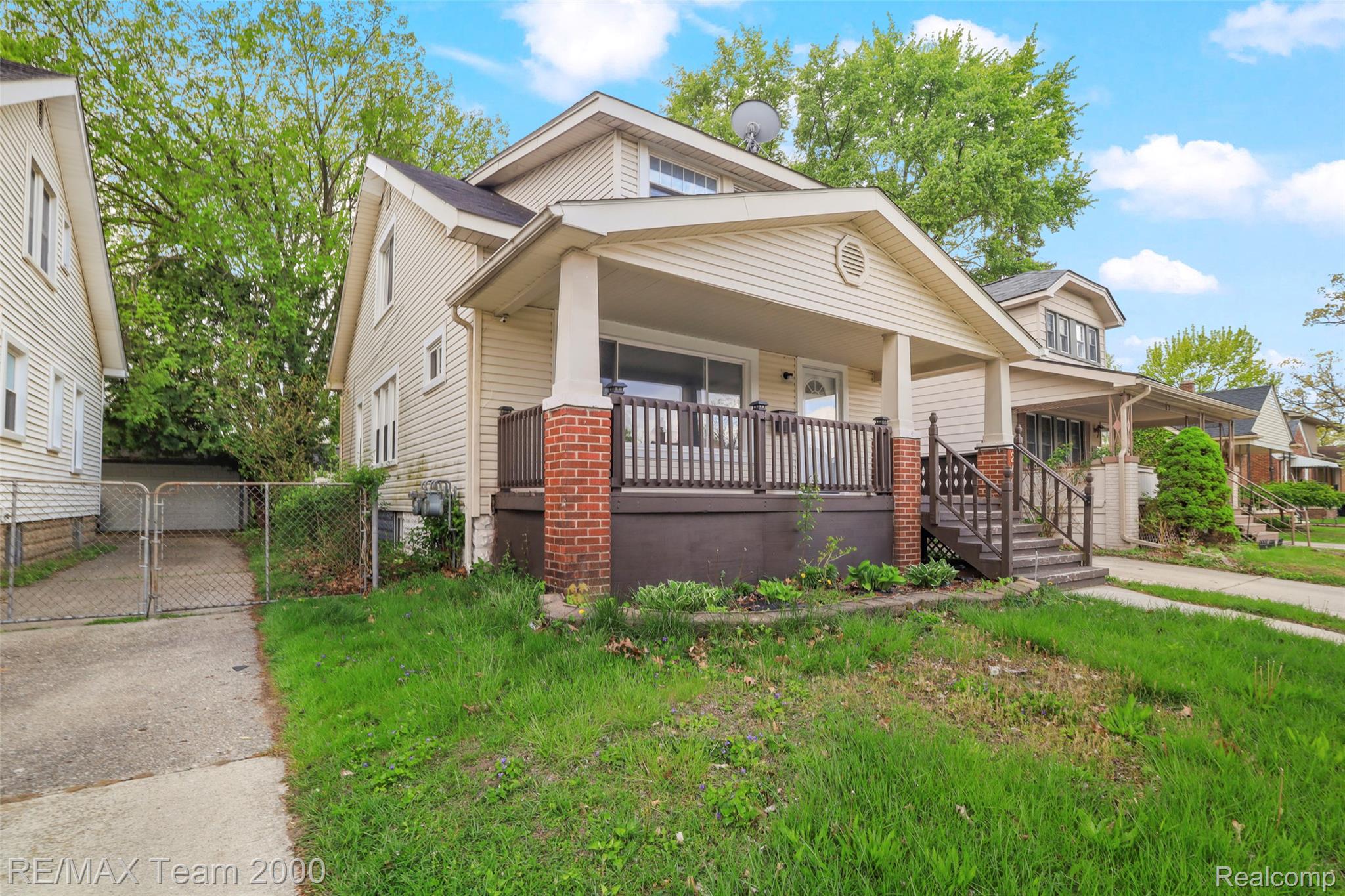 24903 Dunning Street Property Photo 3