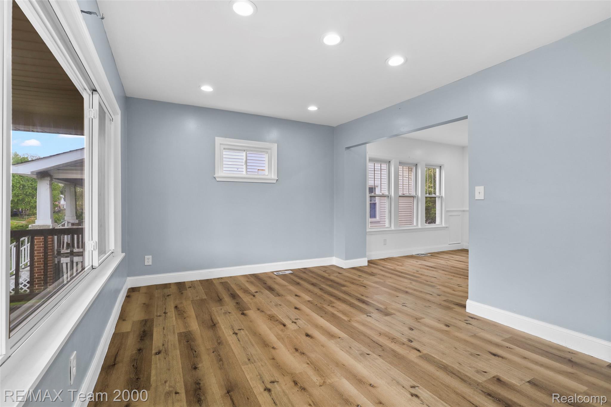 24903 Dunning Street Property Photo 10