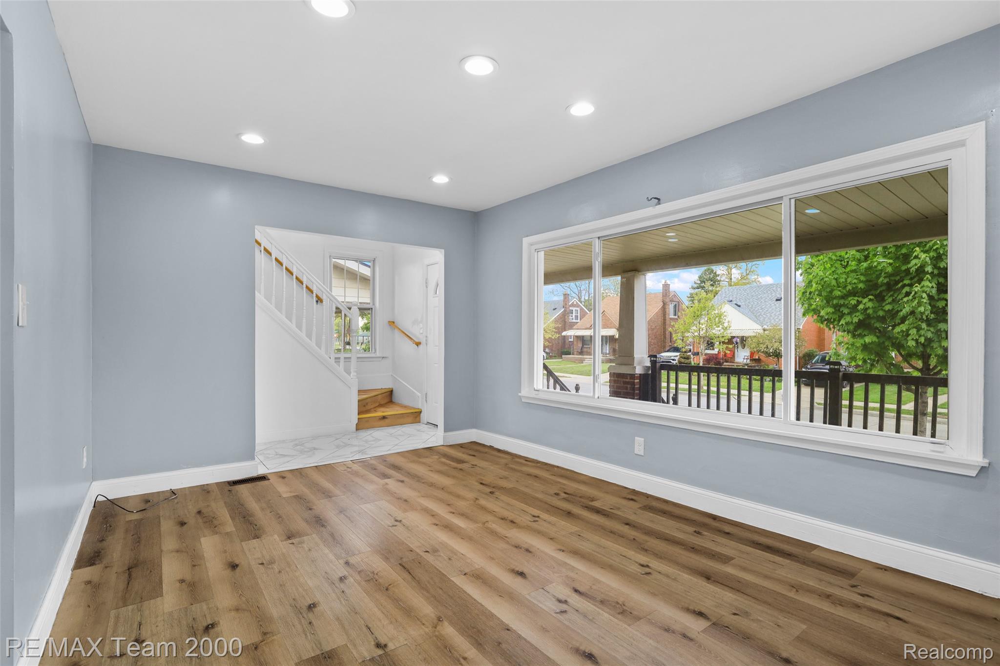 24903 Dunning Street Property Photo 12