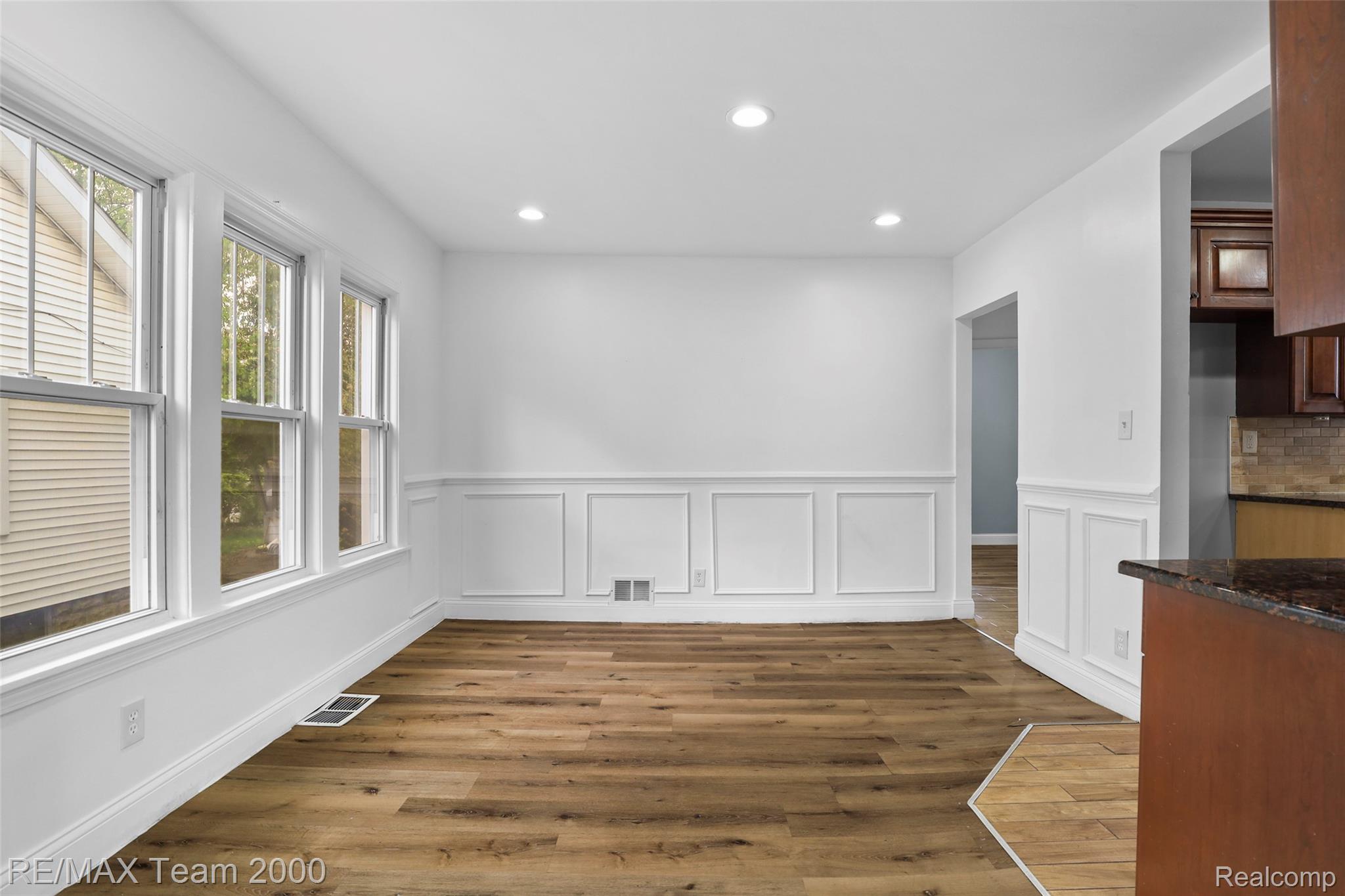 24903 Dunning Street Property Photo 13