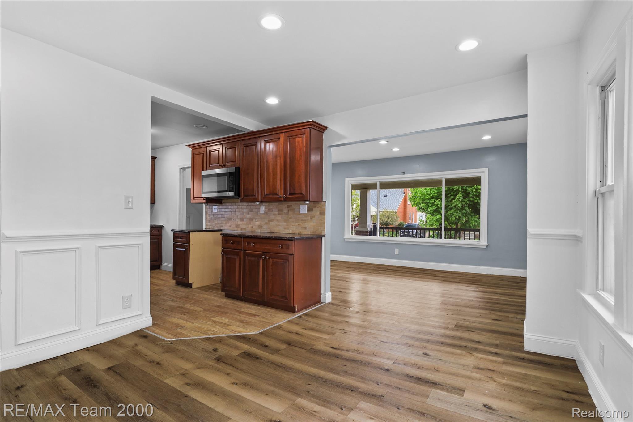 24903 Dunning Street Property Photo 14