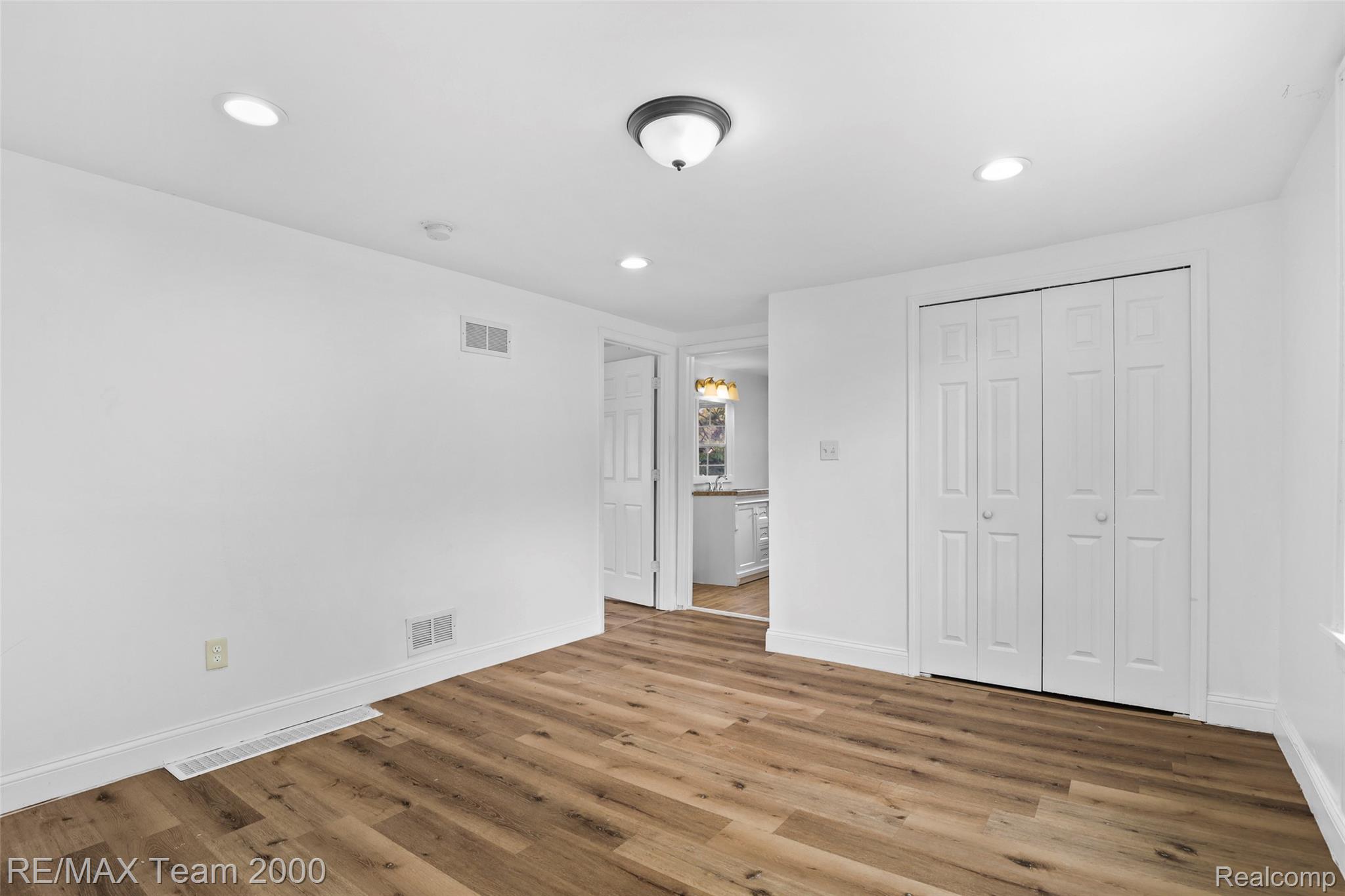 24903 Dunning Street Property Photo 20