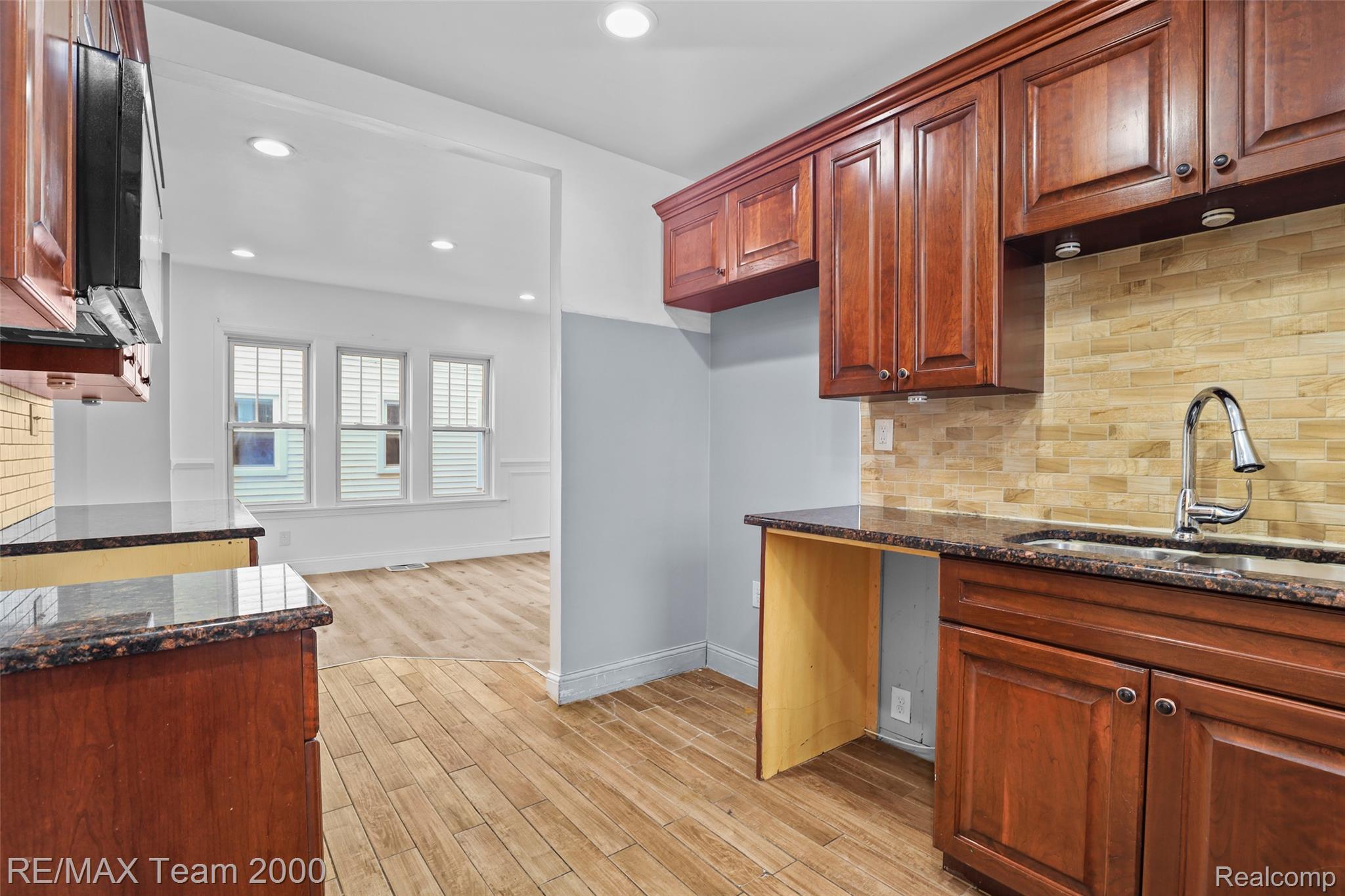 24903 Dunning Street Property Photo 31