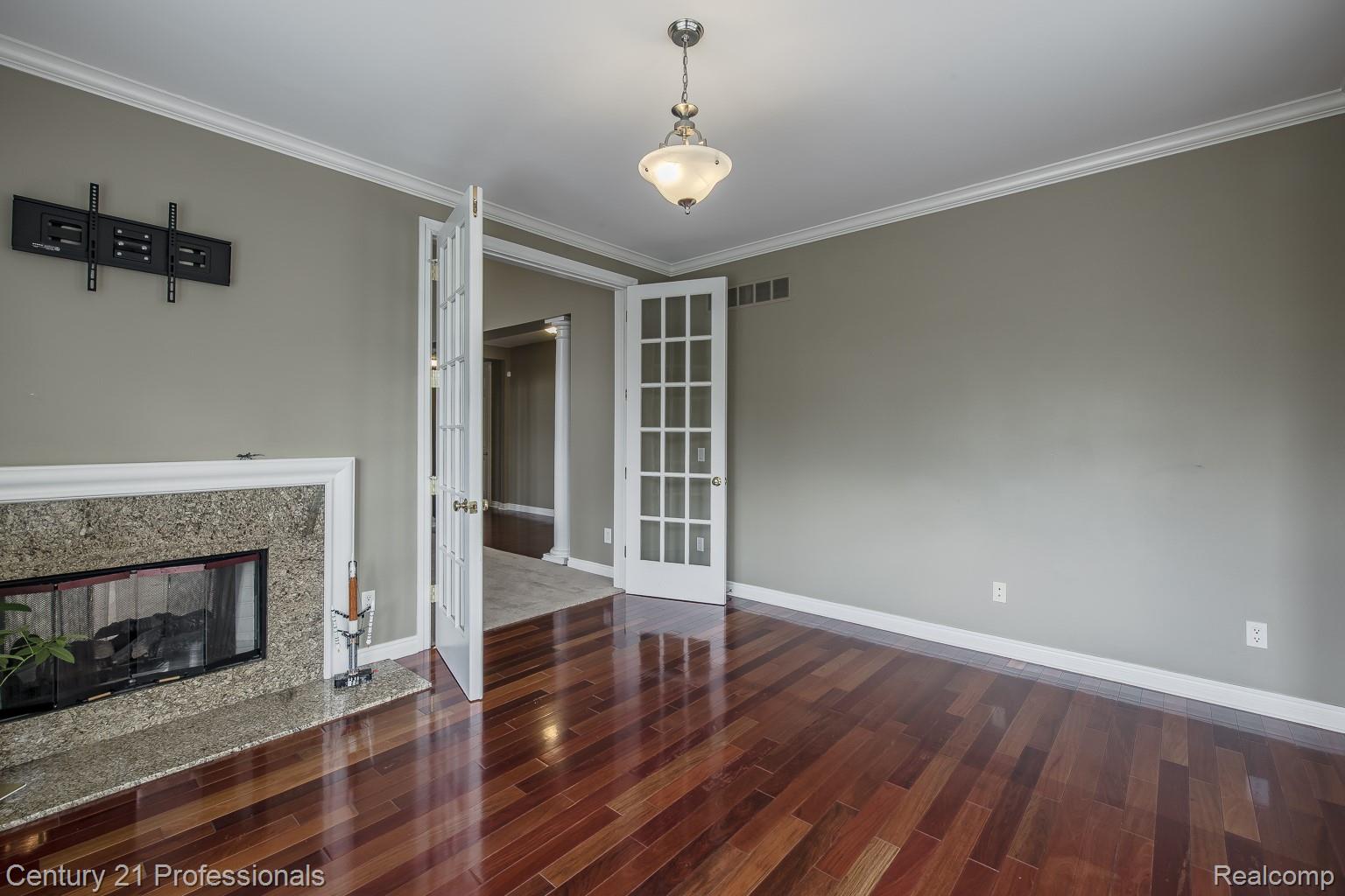 6410 Enclave Drive Property Photo 14