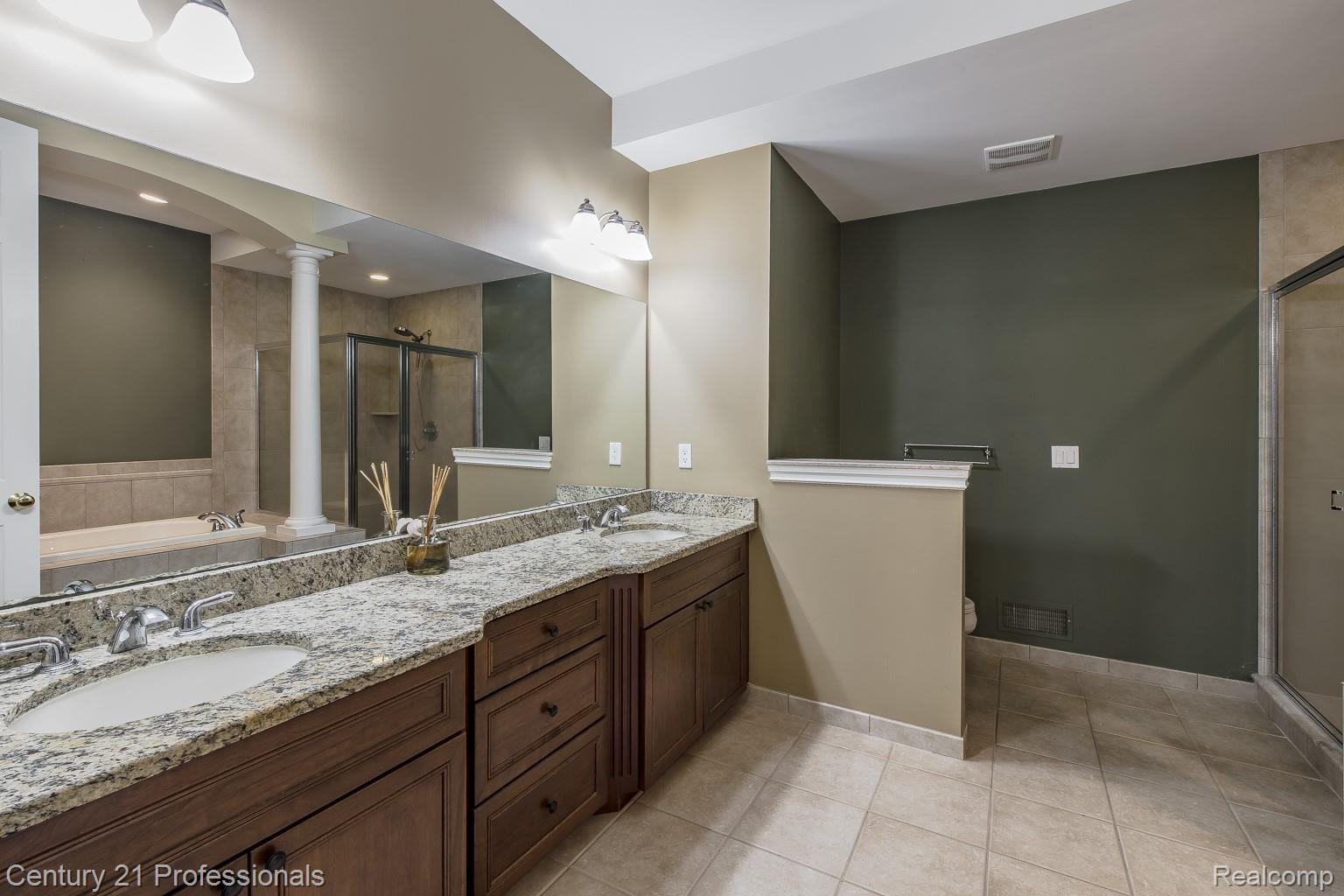 6410 Enclave Drive Property Photo 22