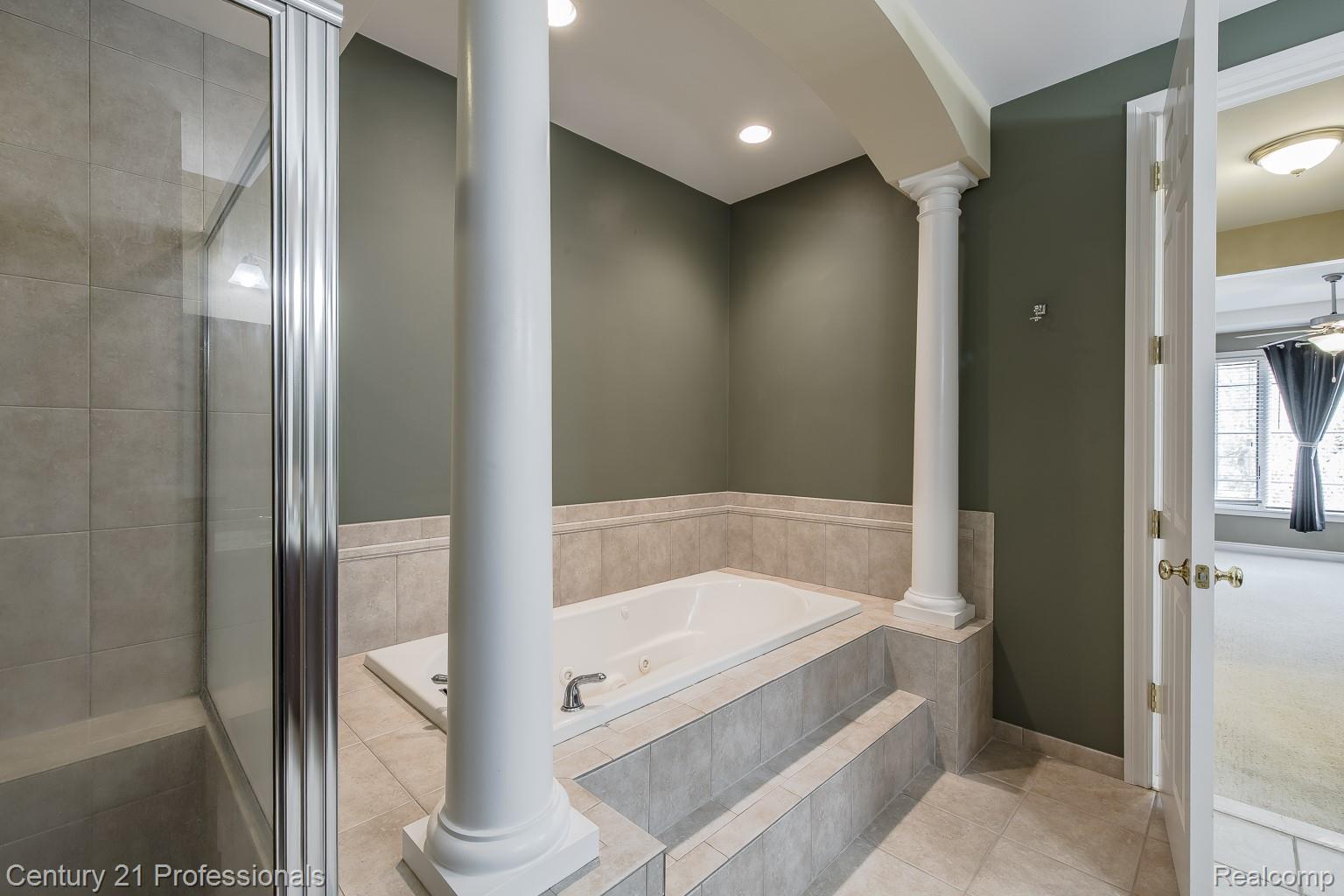 6410 Enclave Drive Property Photo 24