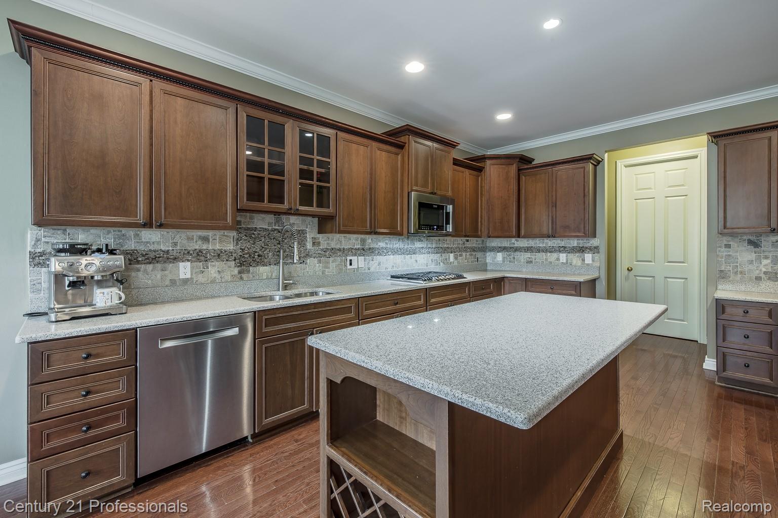 6410 Enclave Drive Property Photo 32