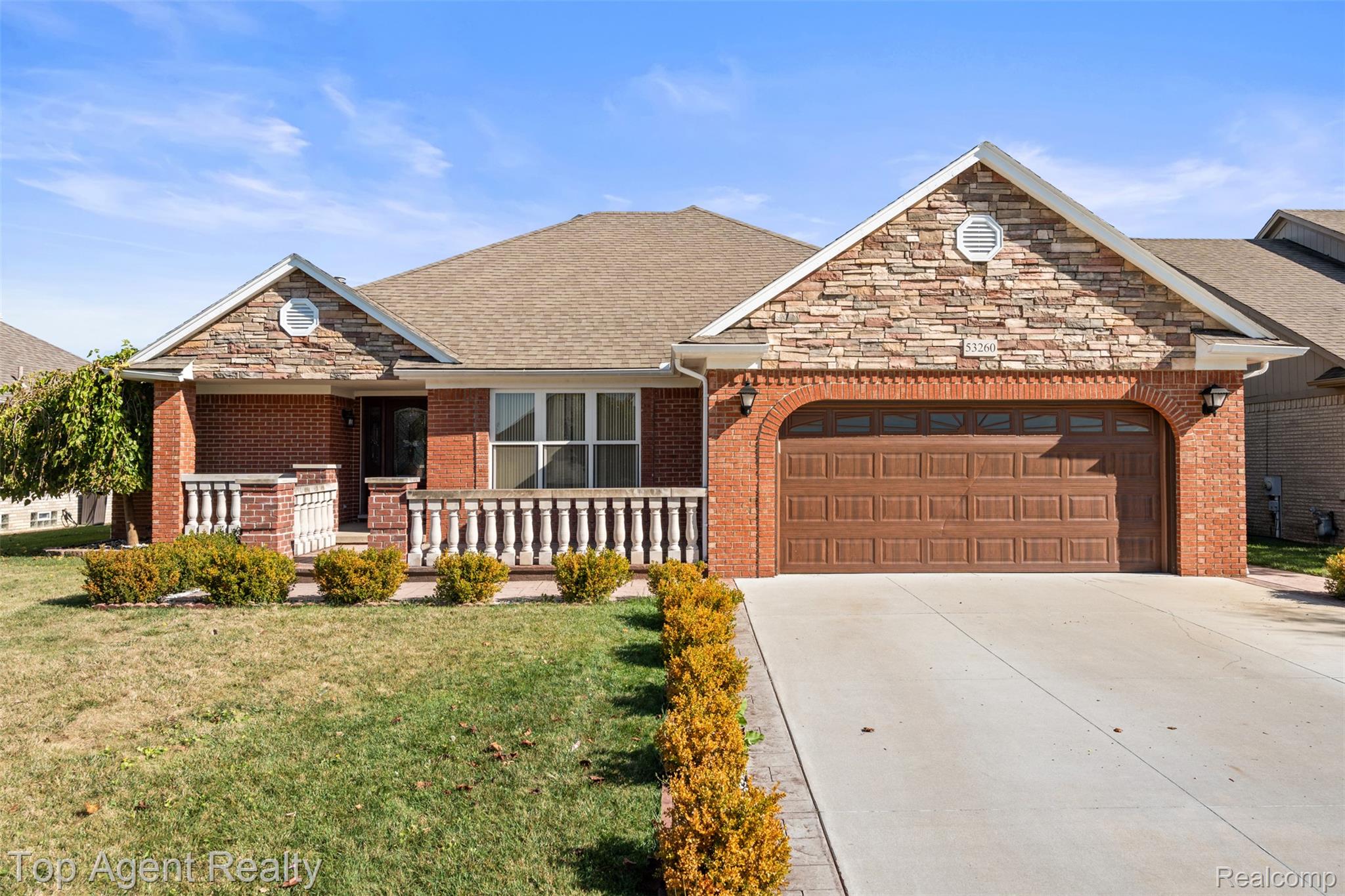 53260 VILLA ROSA Drive Property Photo 1