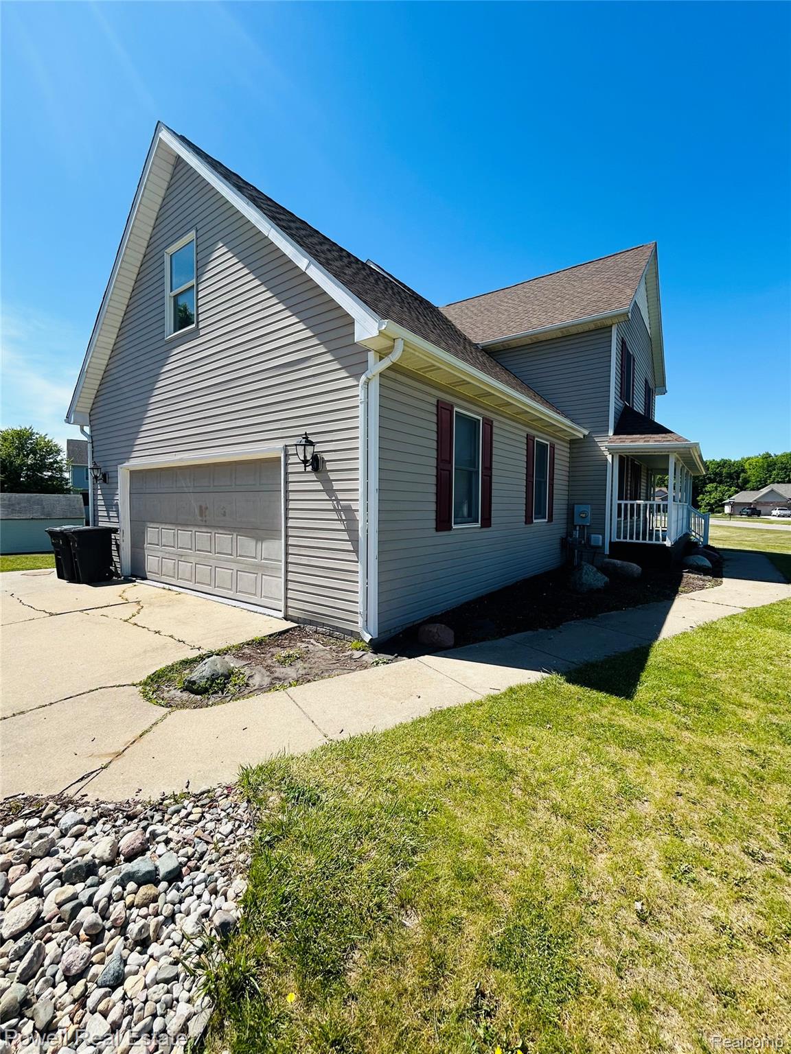 2335 Pebble Creek Drive Property Photo 3