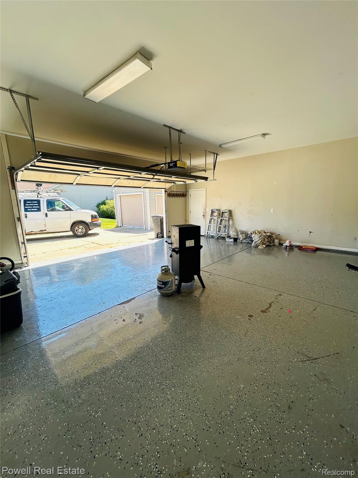 2335 Pebble Creek Drive Property Photo 8