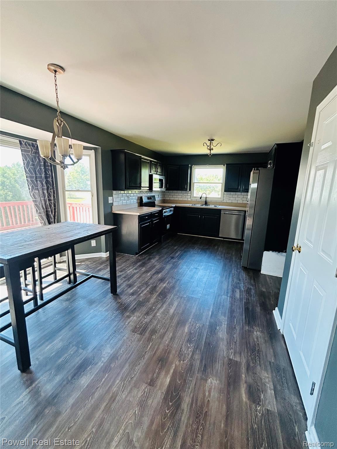 2335 Pebble Creek Drive Property Photo 23