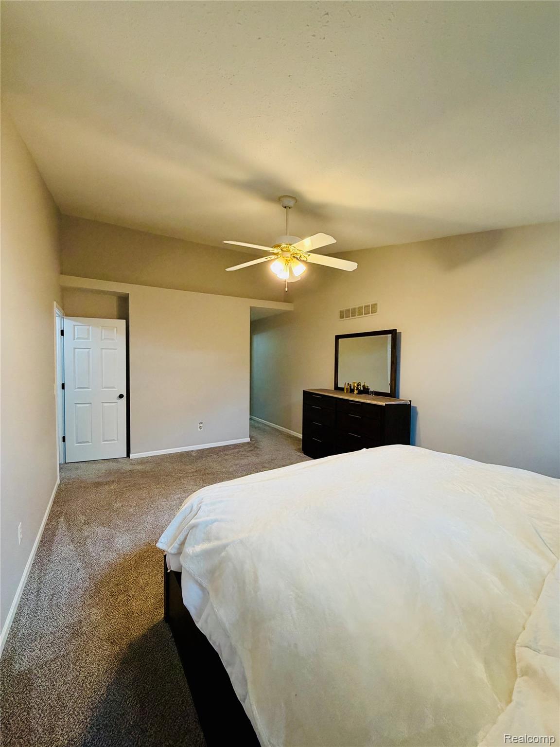 46758 Creeks Bend Property Photo 15